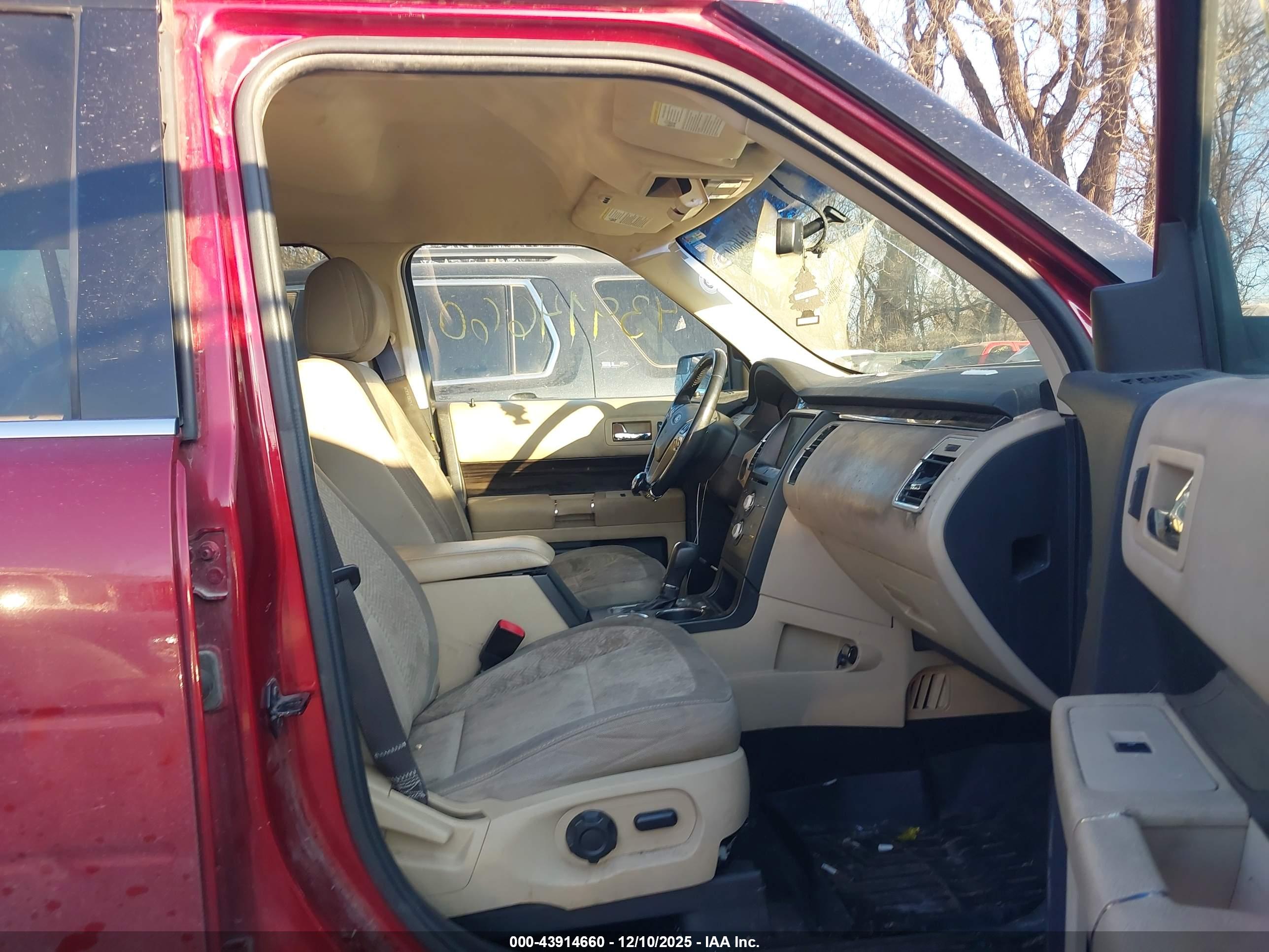FORD FLEX image 5