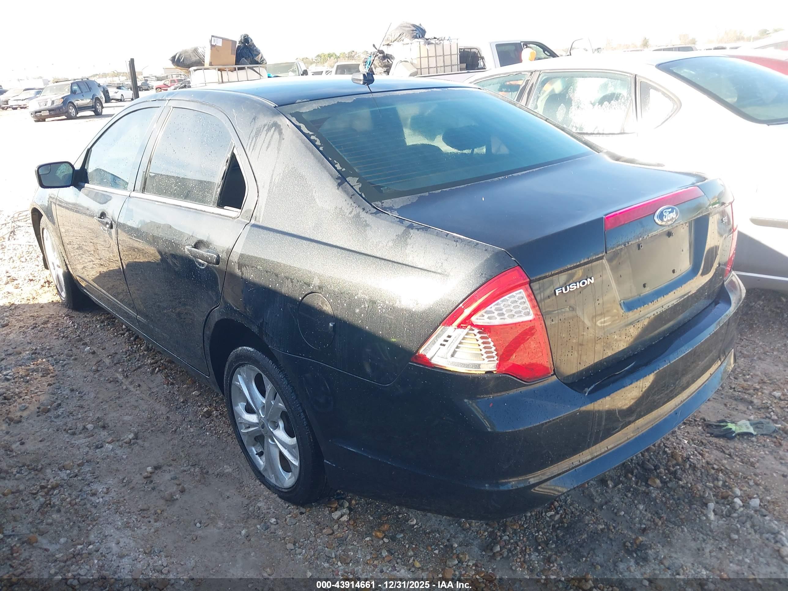 FORD FUSION image 3