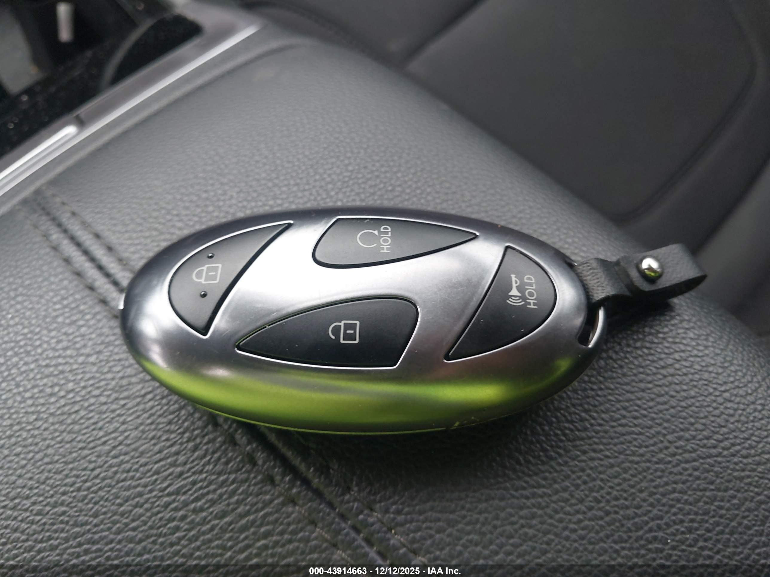 HYUNDAI TUCSON image 11