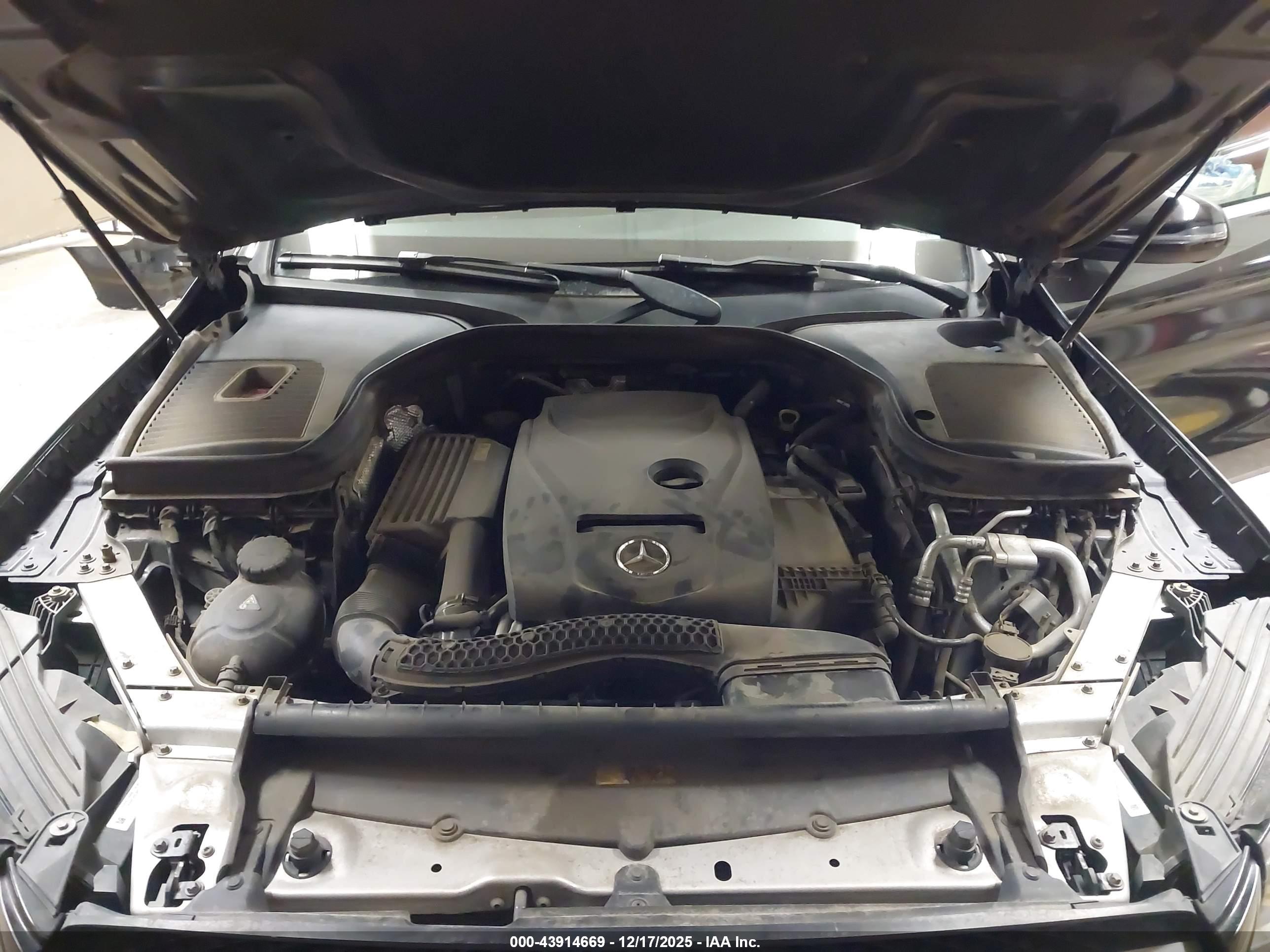 MERCEDES-BENZ GLC image 10