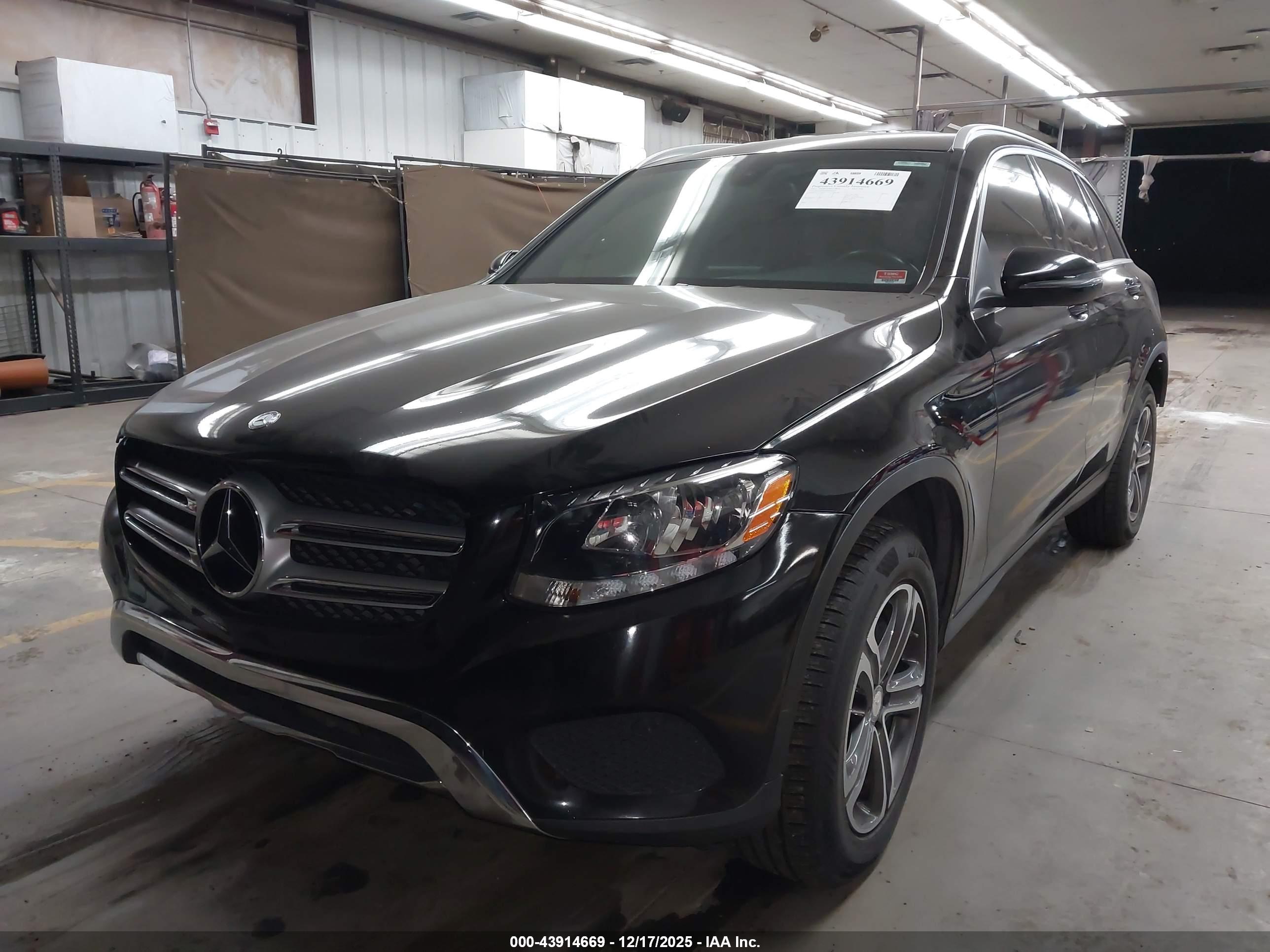 MERCEDES-BENZ GLC image 2