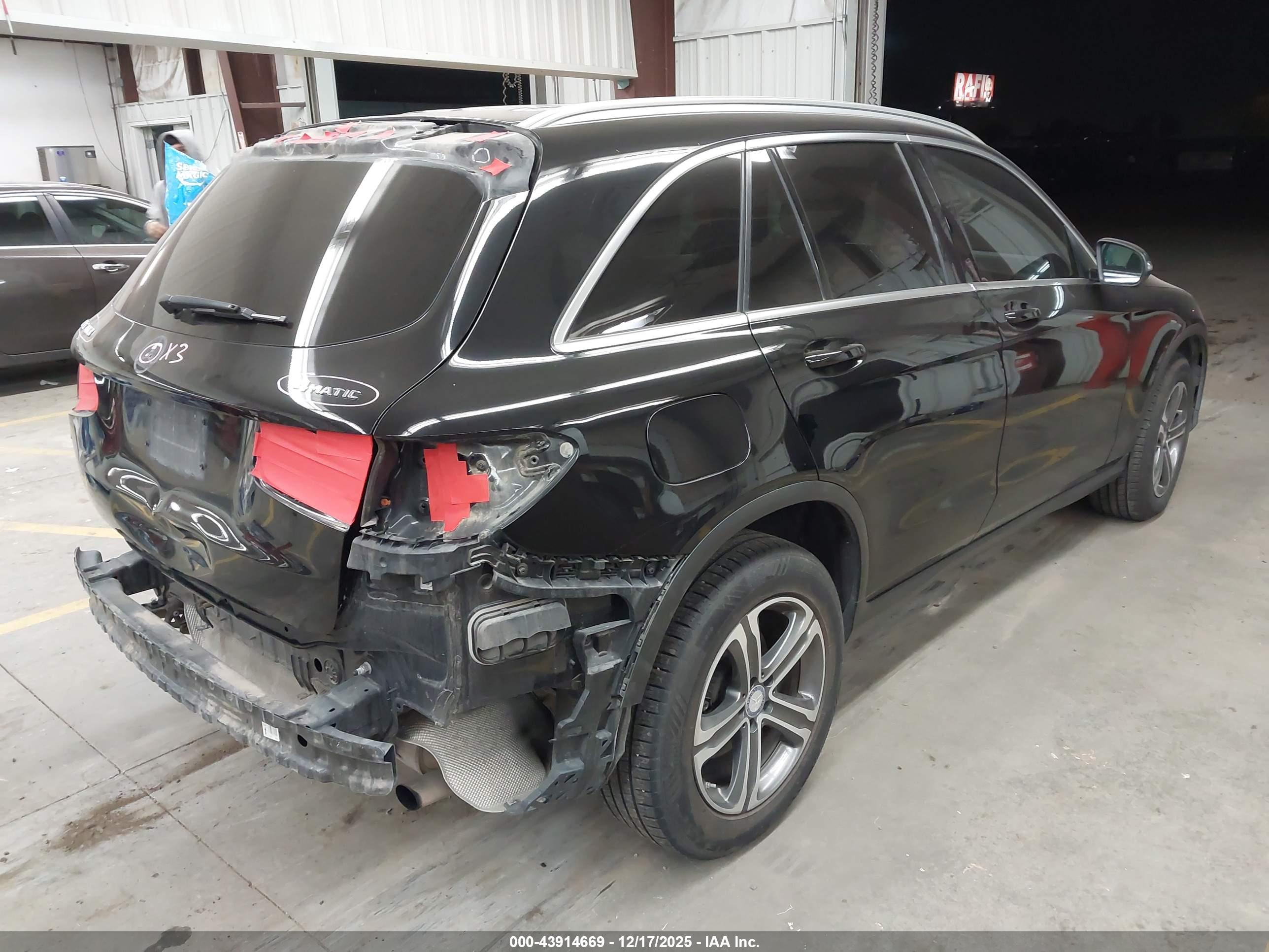 MERCEDES-BENZ GLC image 4