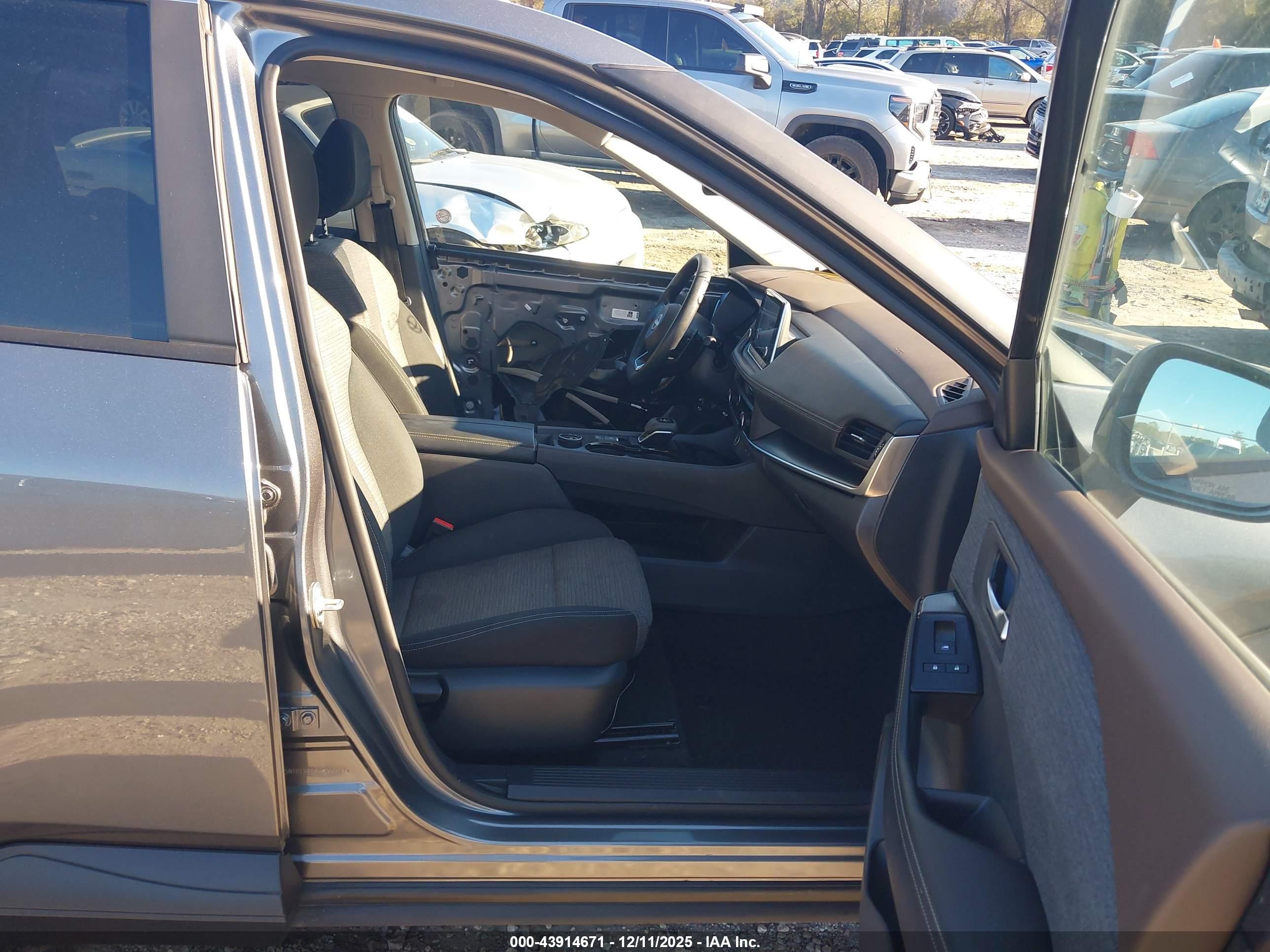 NISSAN ROGUE image 5