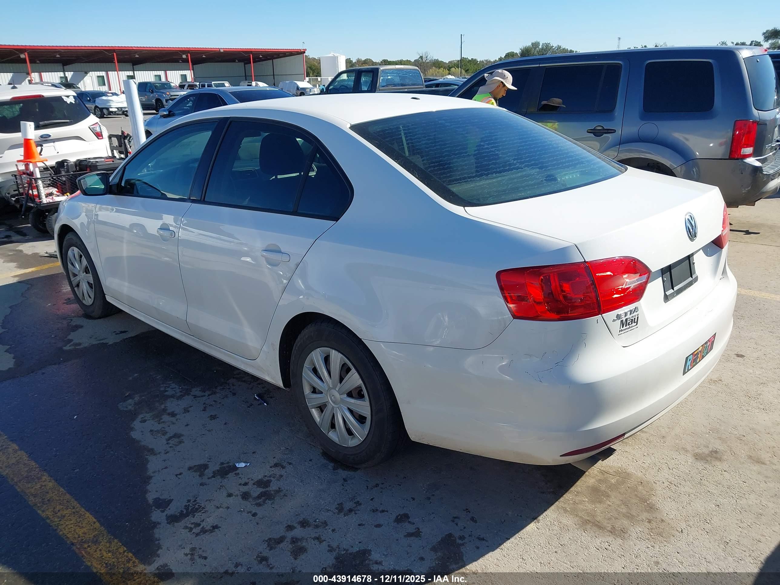 VOLKSWAGEN JETTA image 3