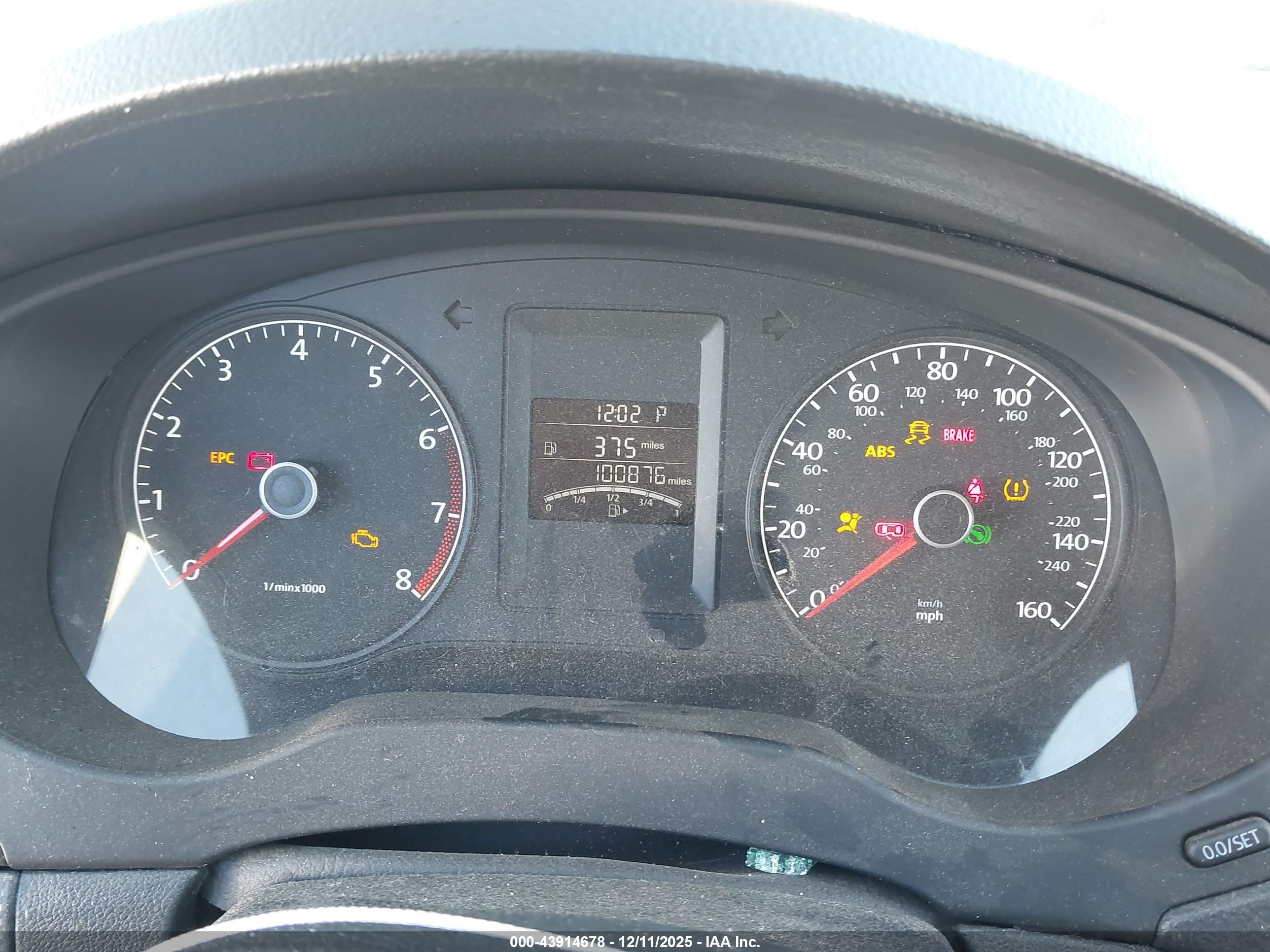 VOLKSWAGEN JETTA image 7