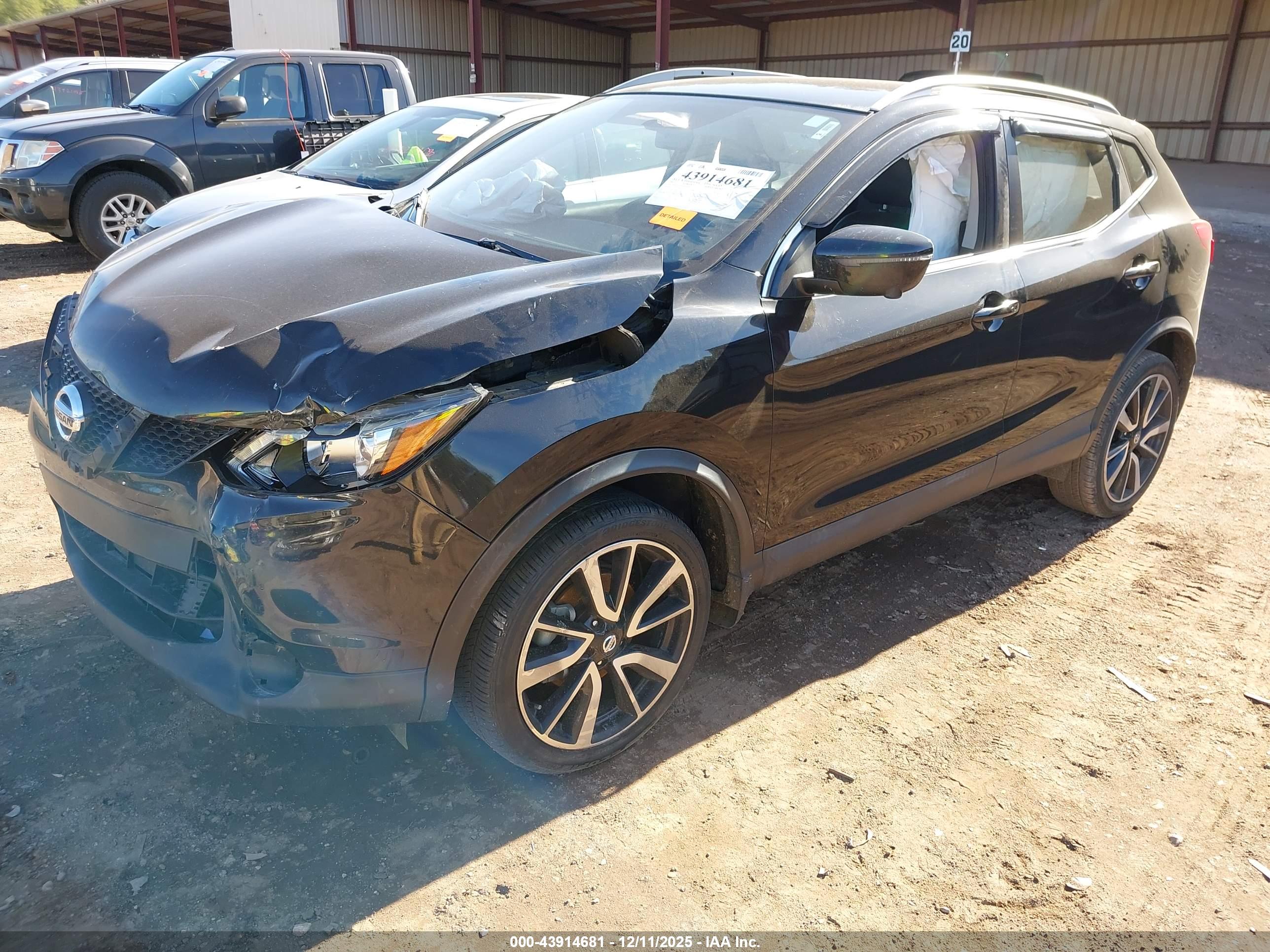 NISSAN ROGUE image 2