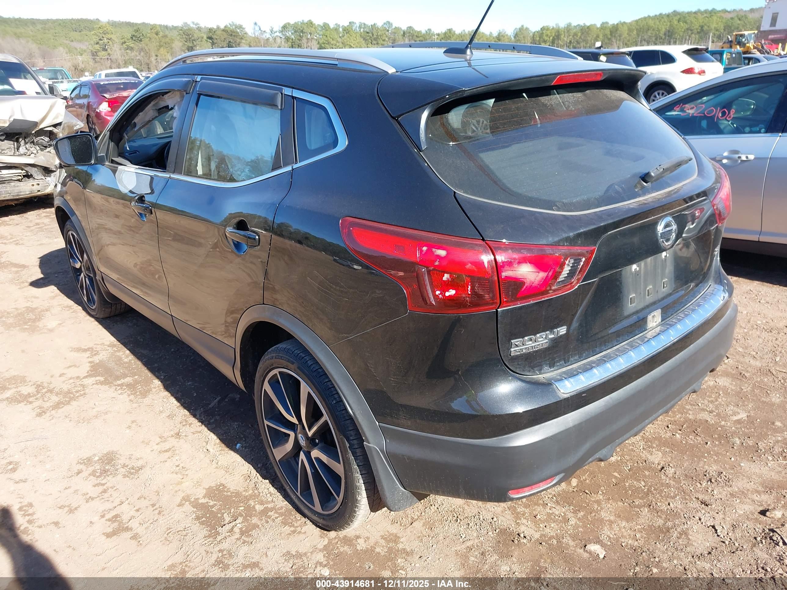 NISSAN ROGUE image 3