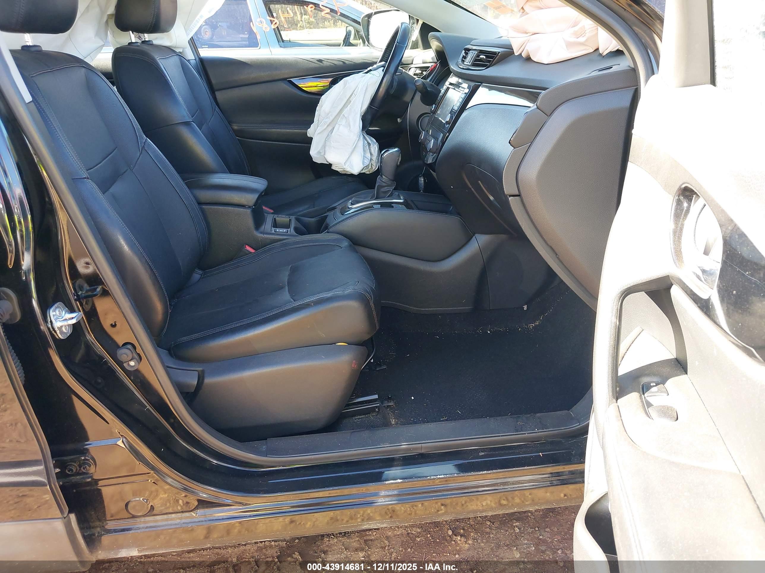 NISSAN ROGUE image 5