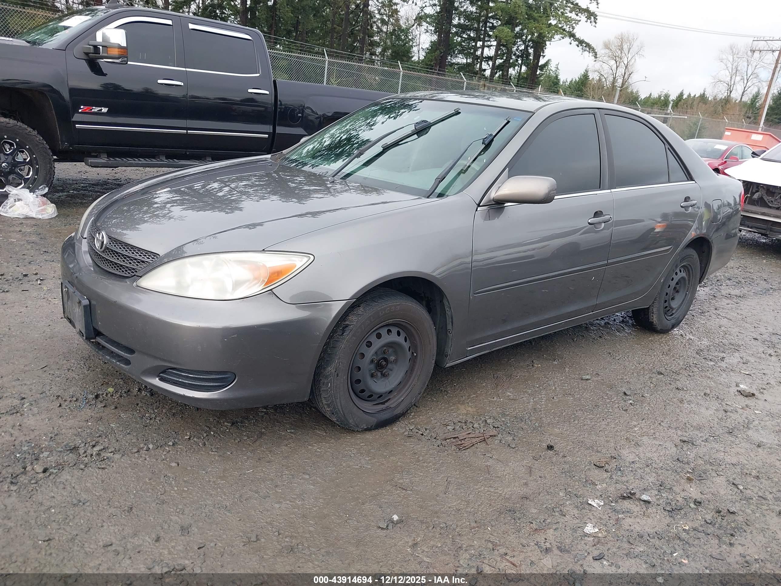TOYOTA CAMRY image 2