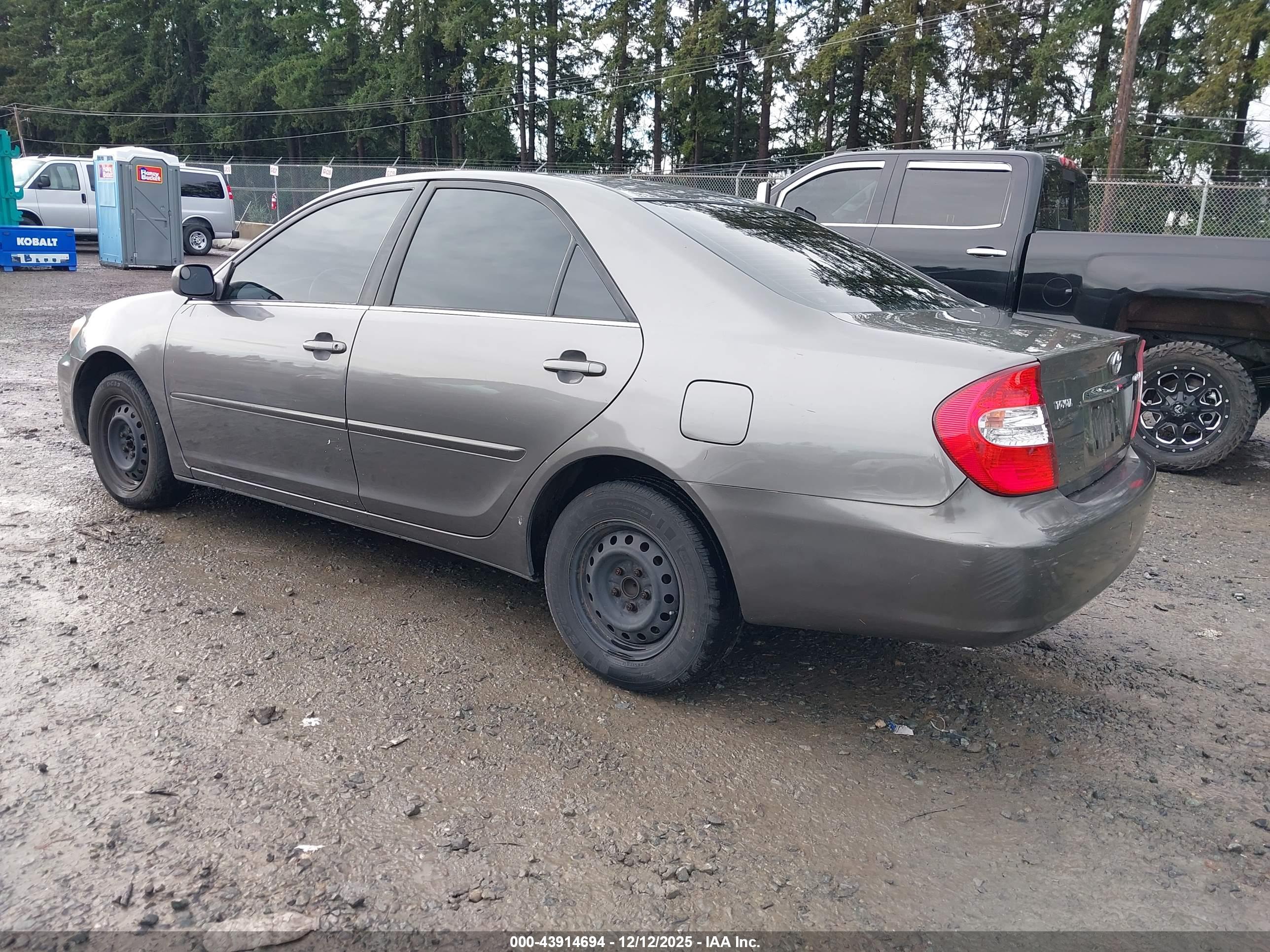 TOYOTA CAMRY image 3