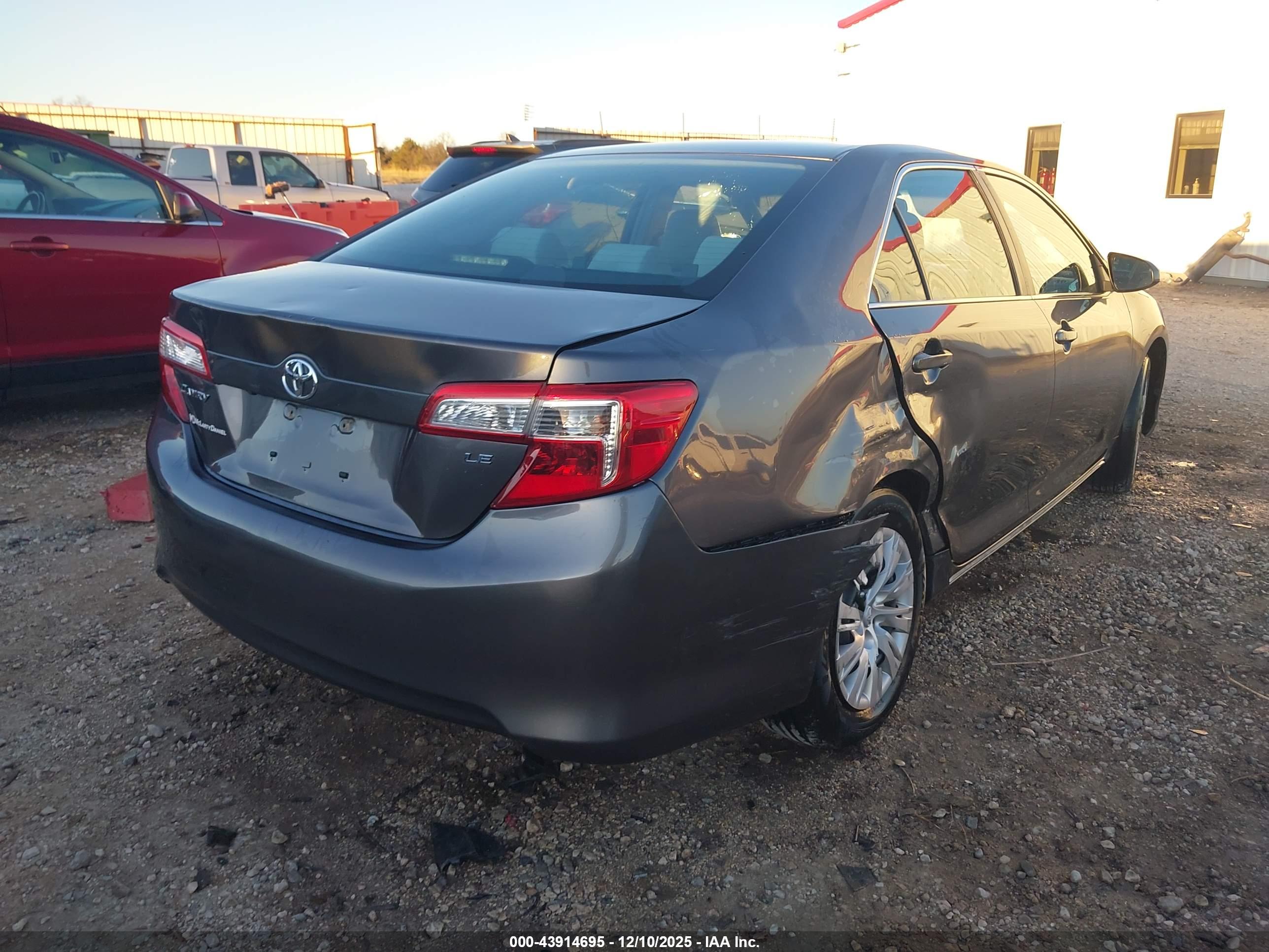 TOYOTA CAMRY image 4