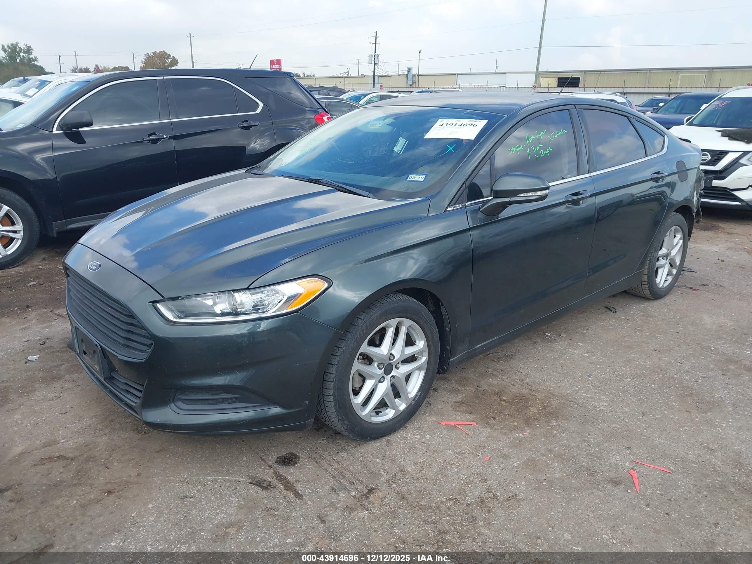 FORD FUSION image 2