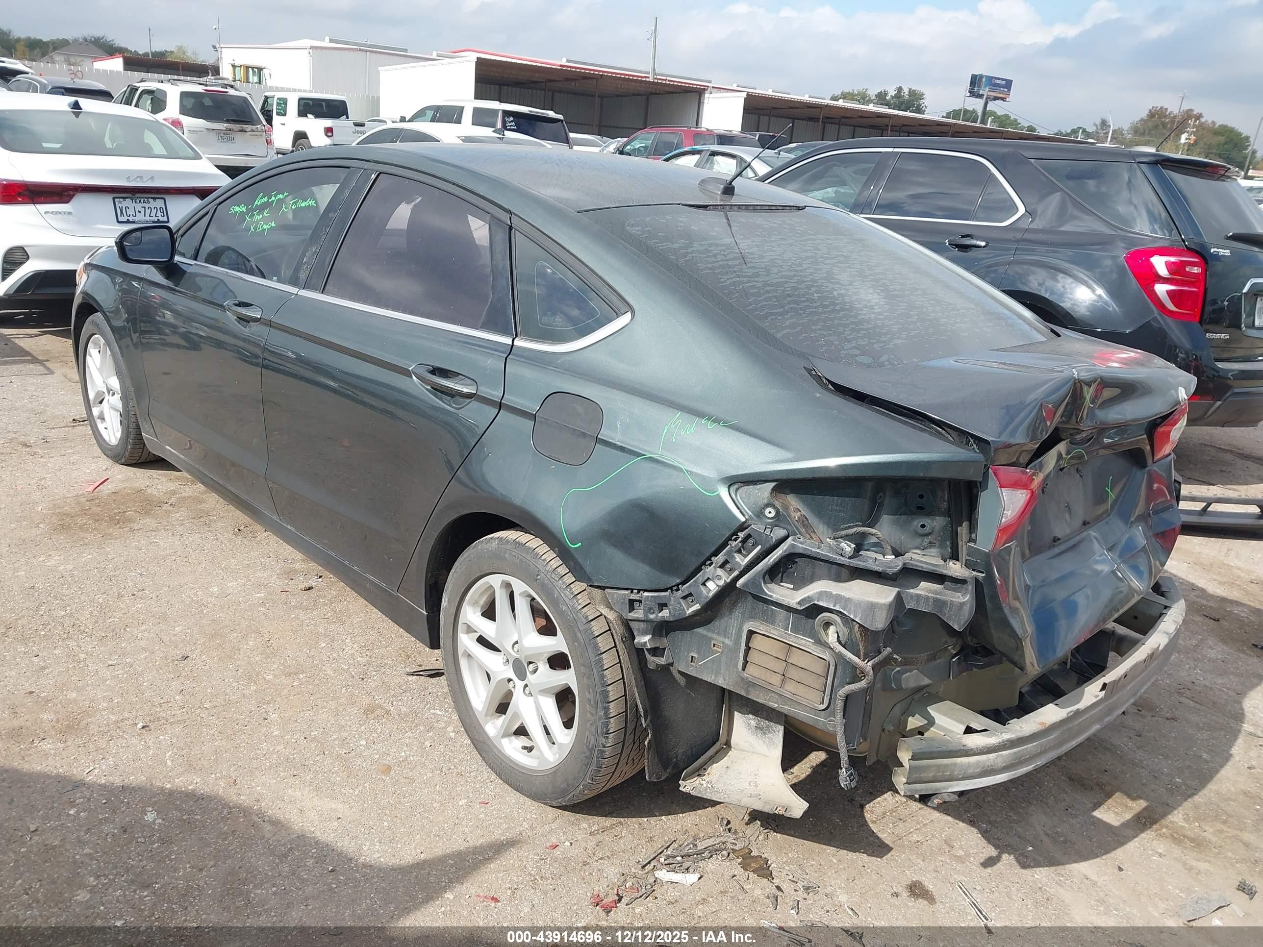FORD FUSION image 3