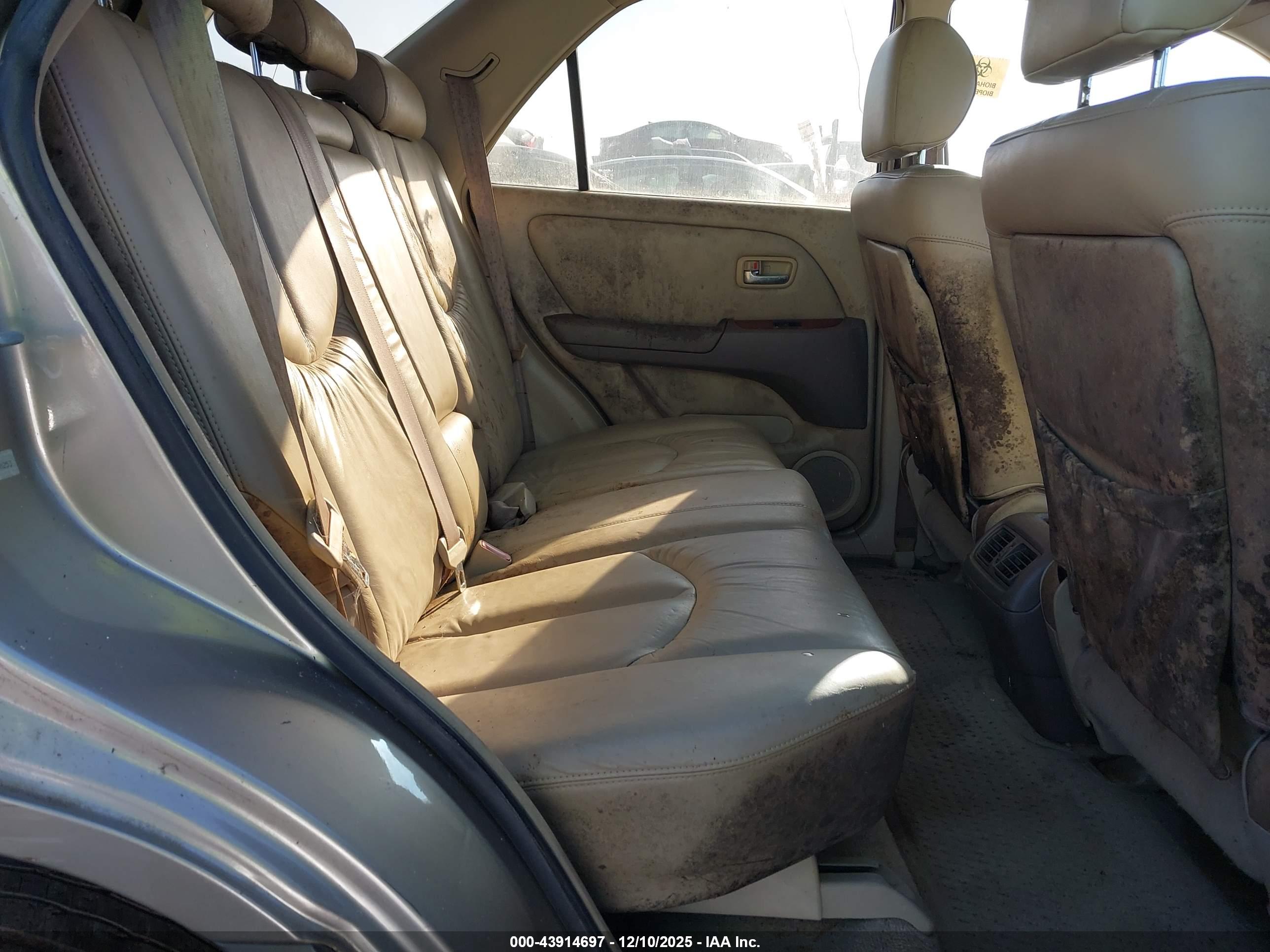 LEXUS RX image 8