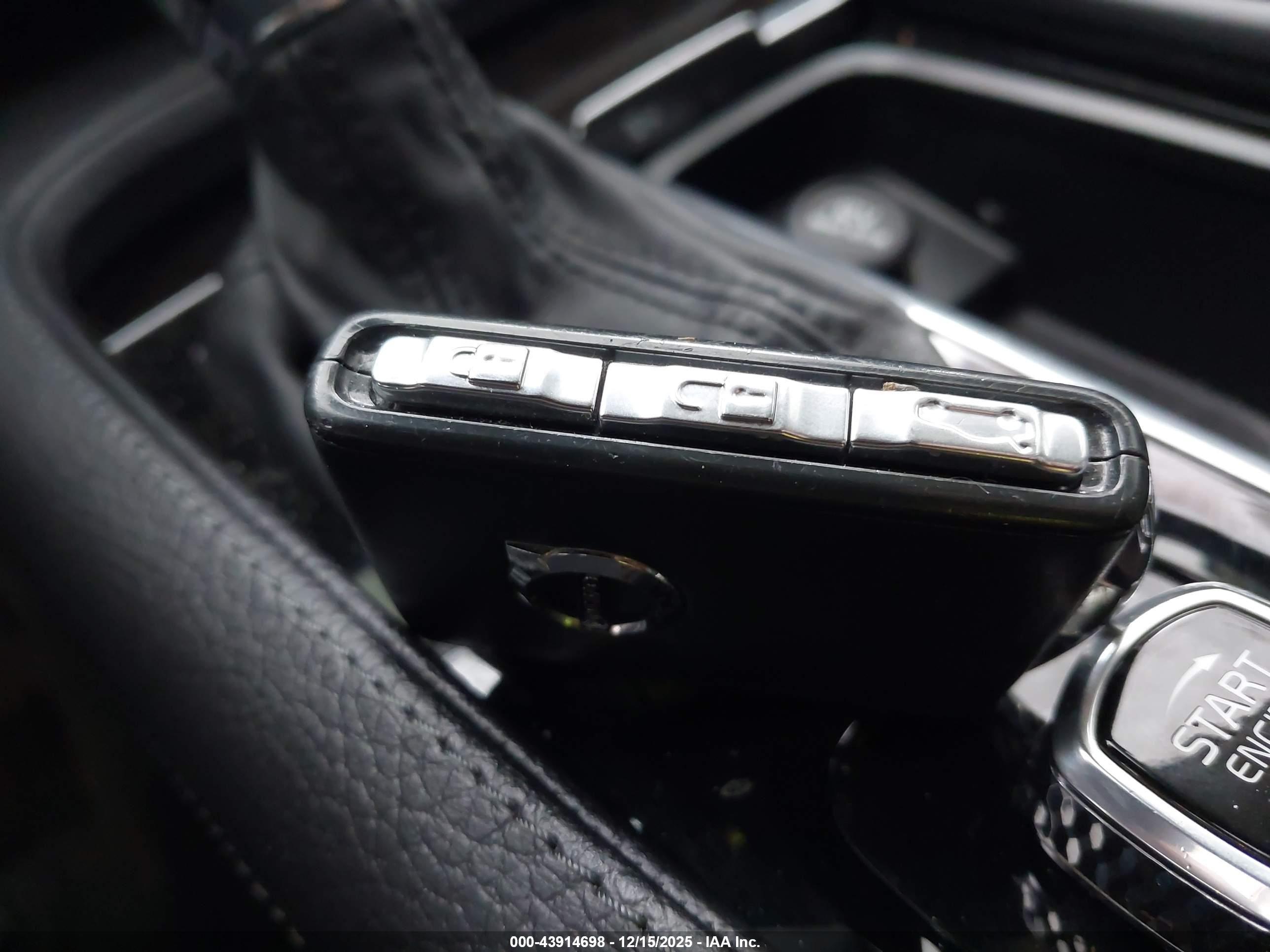 VOLVO XC90 image 11