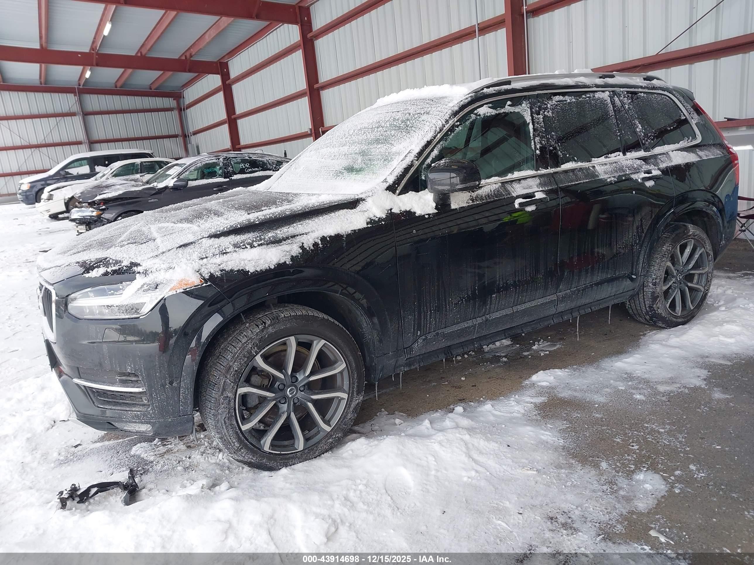 VOLVO XC90 image 2