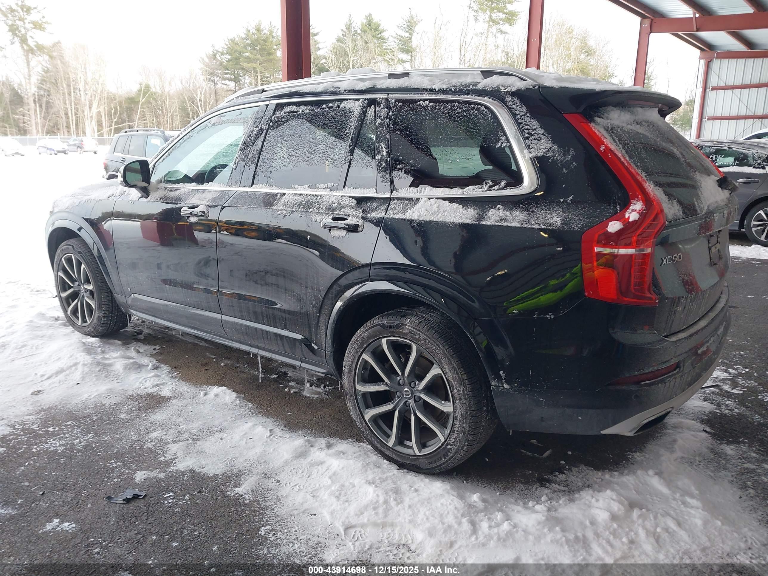 VOLVO XC90 image 3