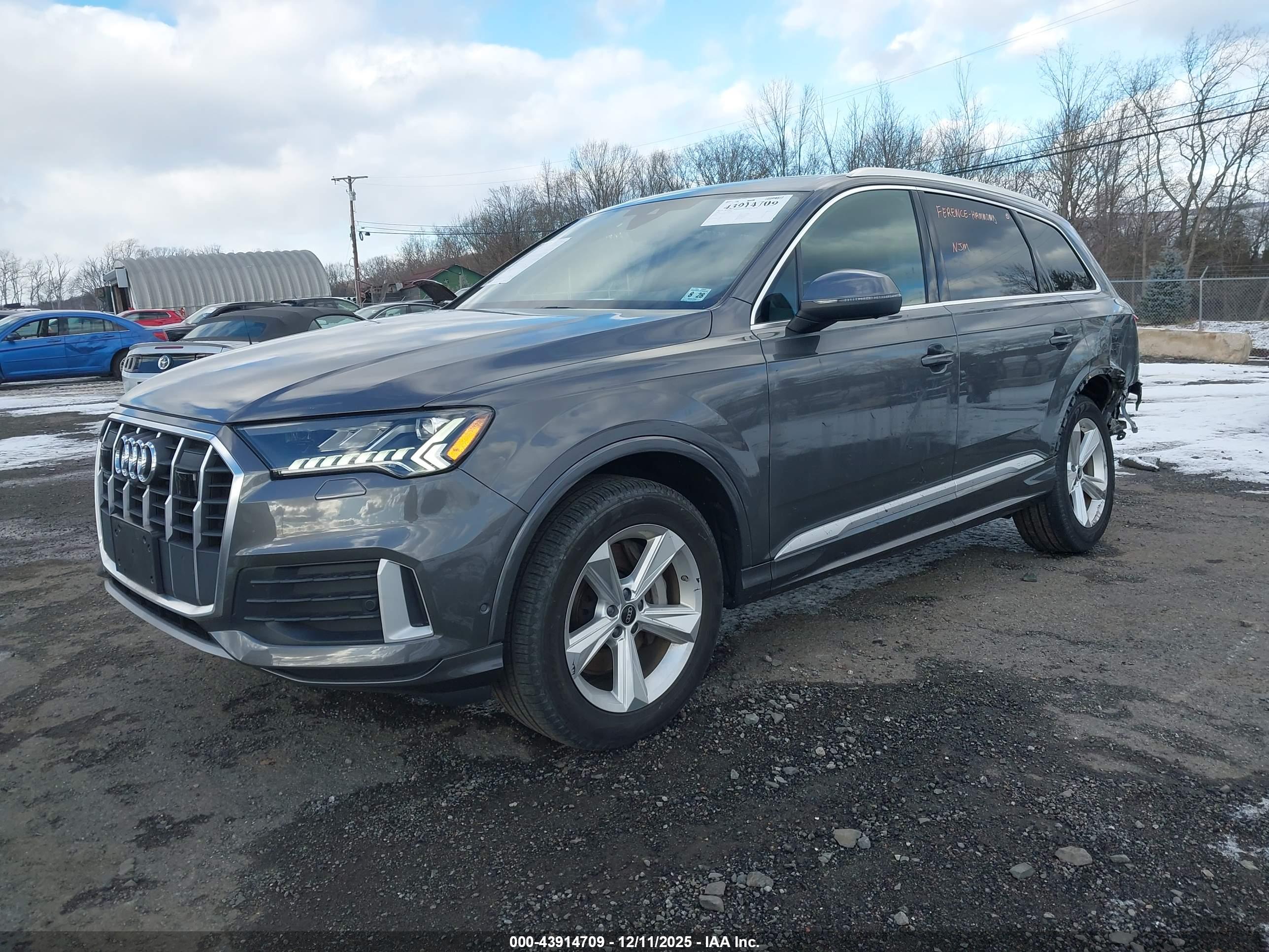 AUDI Q7 image 2