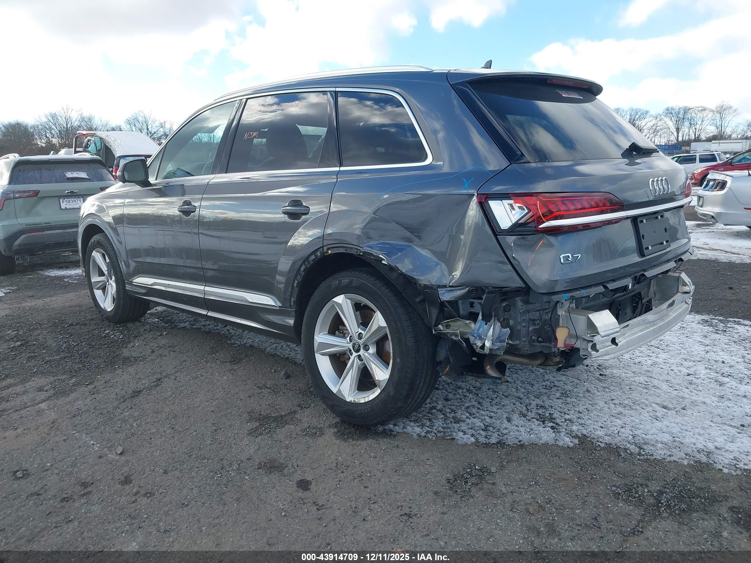 AUDI Q7 image 3