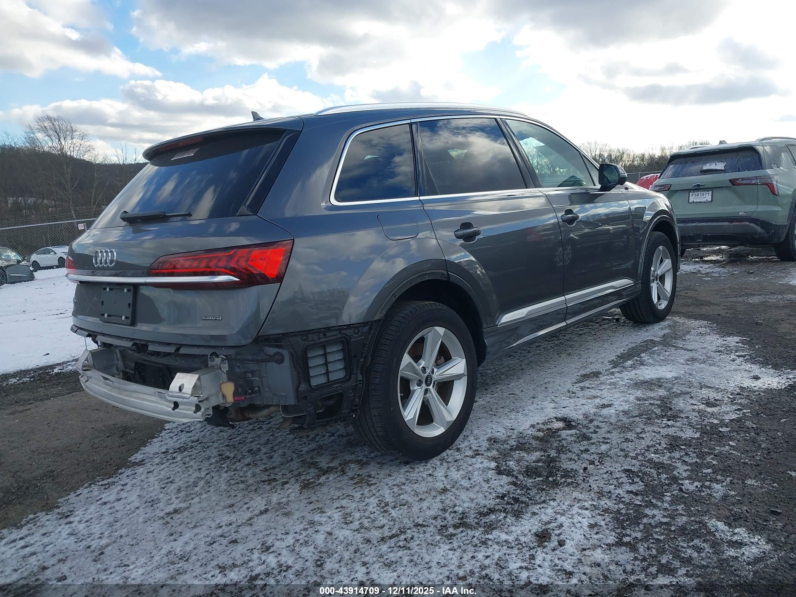 AUDI Q7 image 4