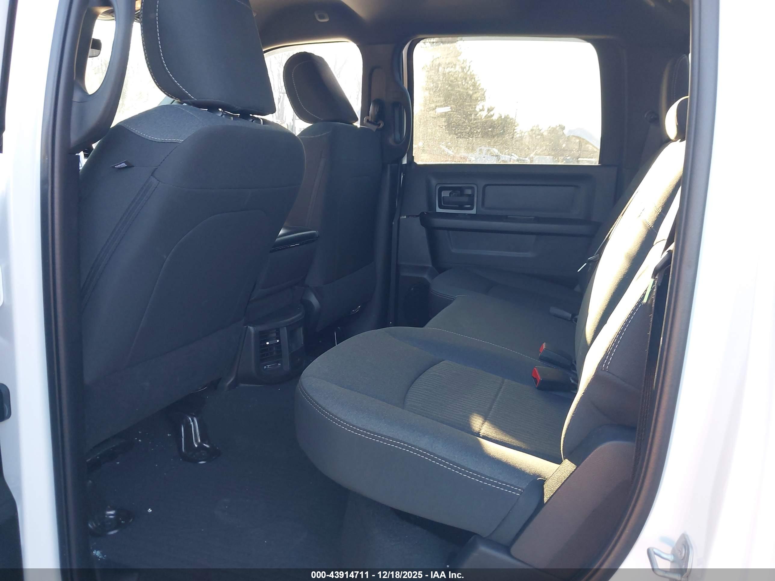 RAM 2500 image 8