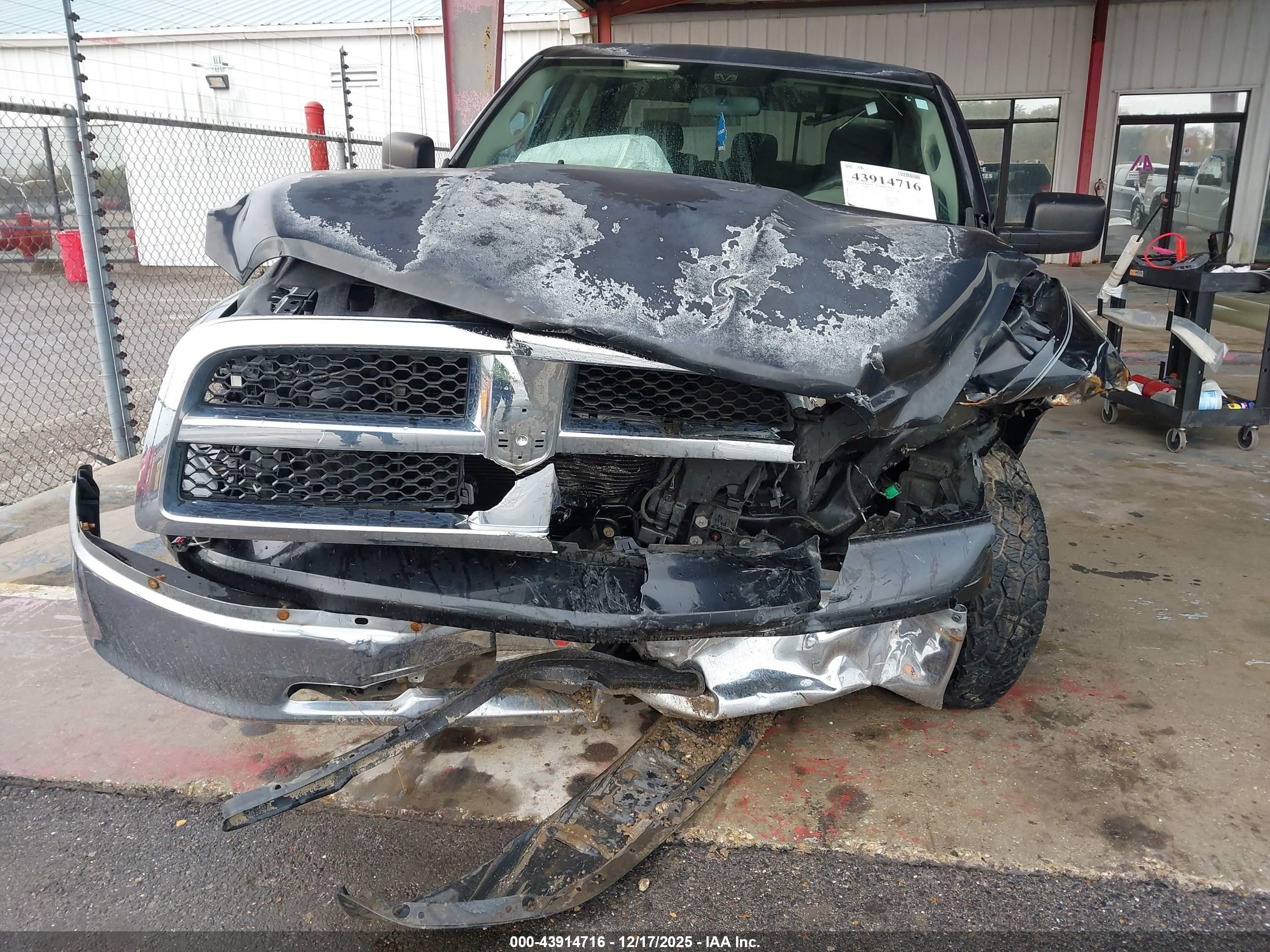 DODGE RAM image 6