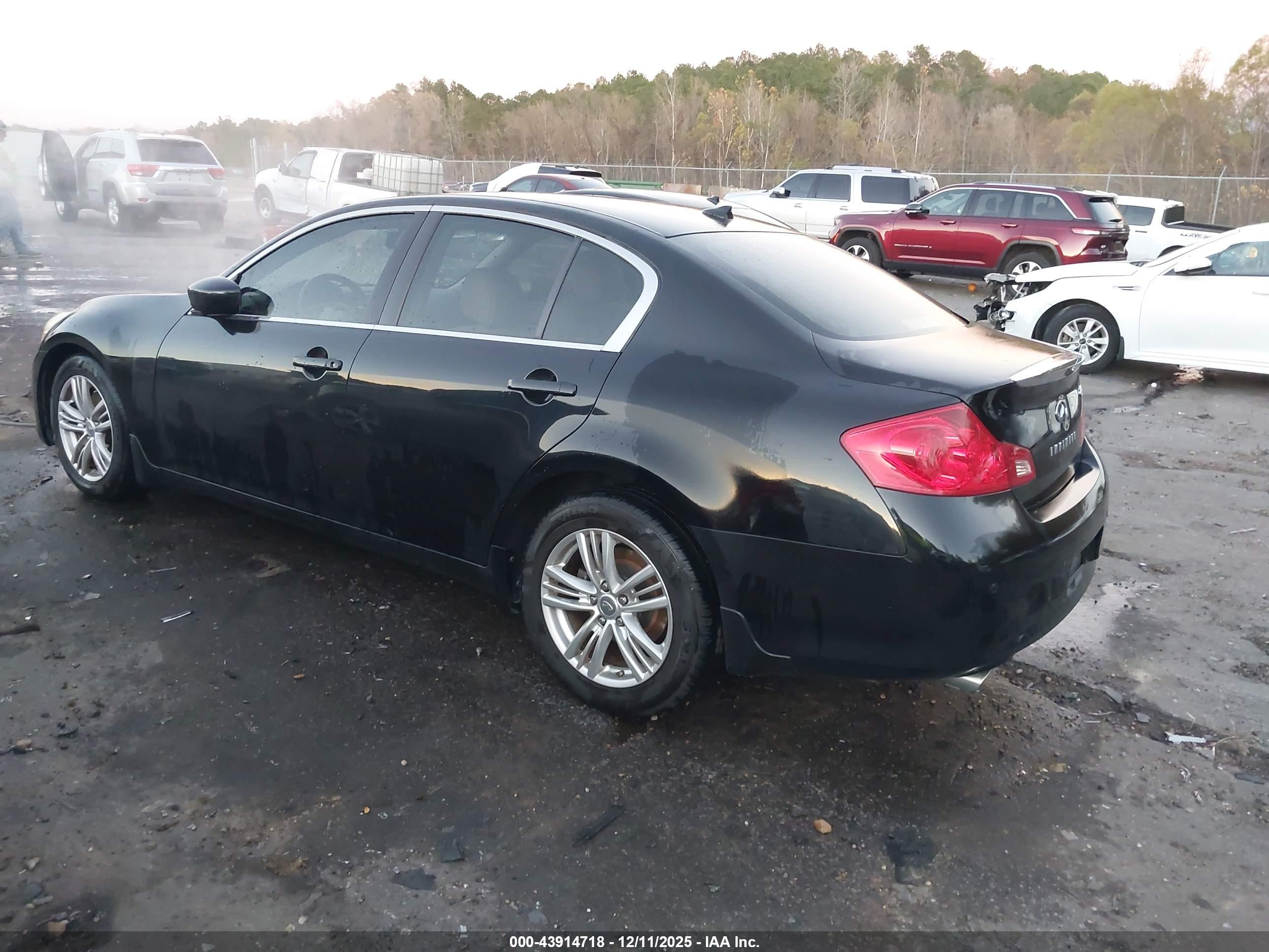 INFINITI G37 image 3