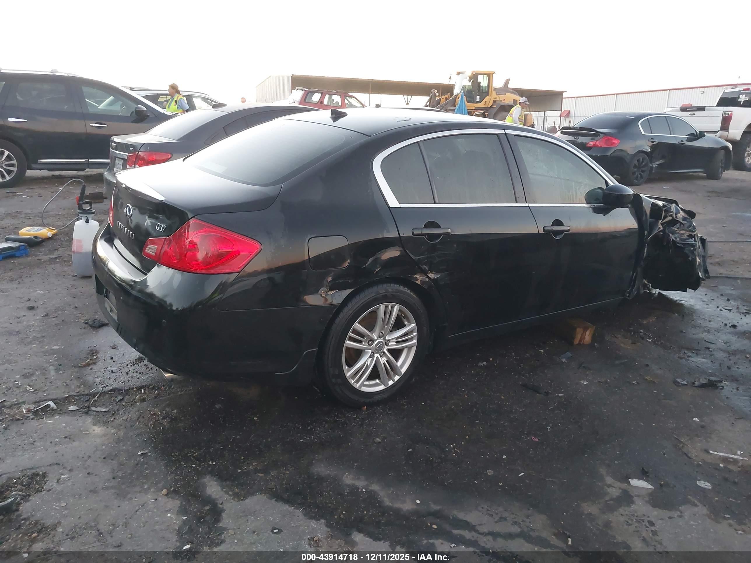INFINITI G37 image 4