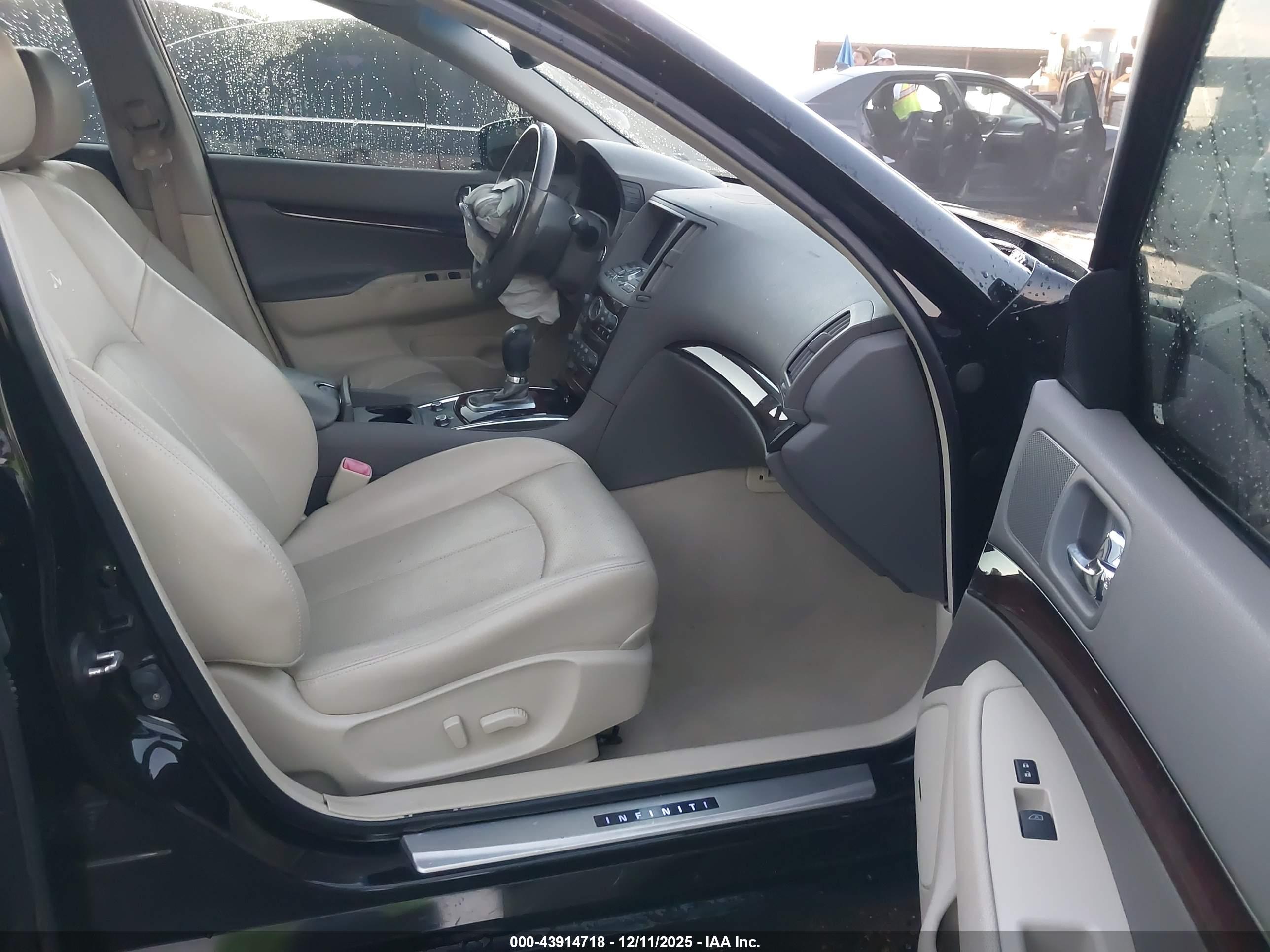 INFINITI G37 image 5
