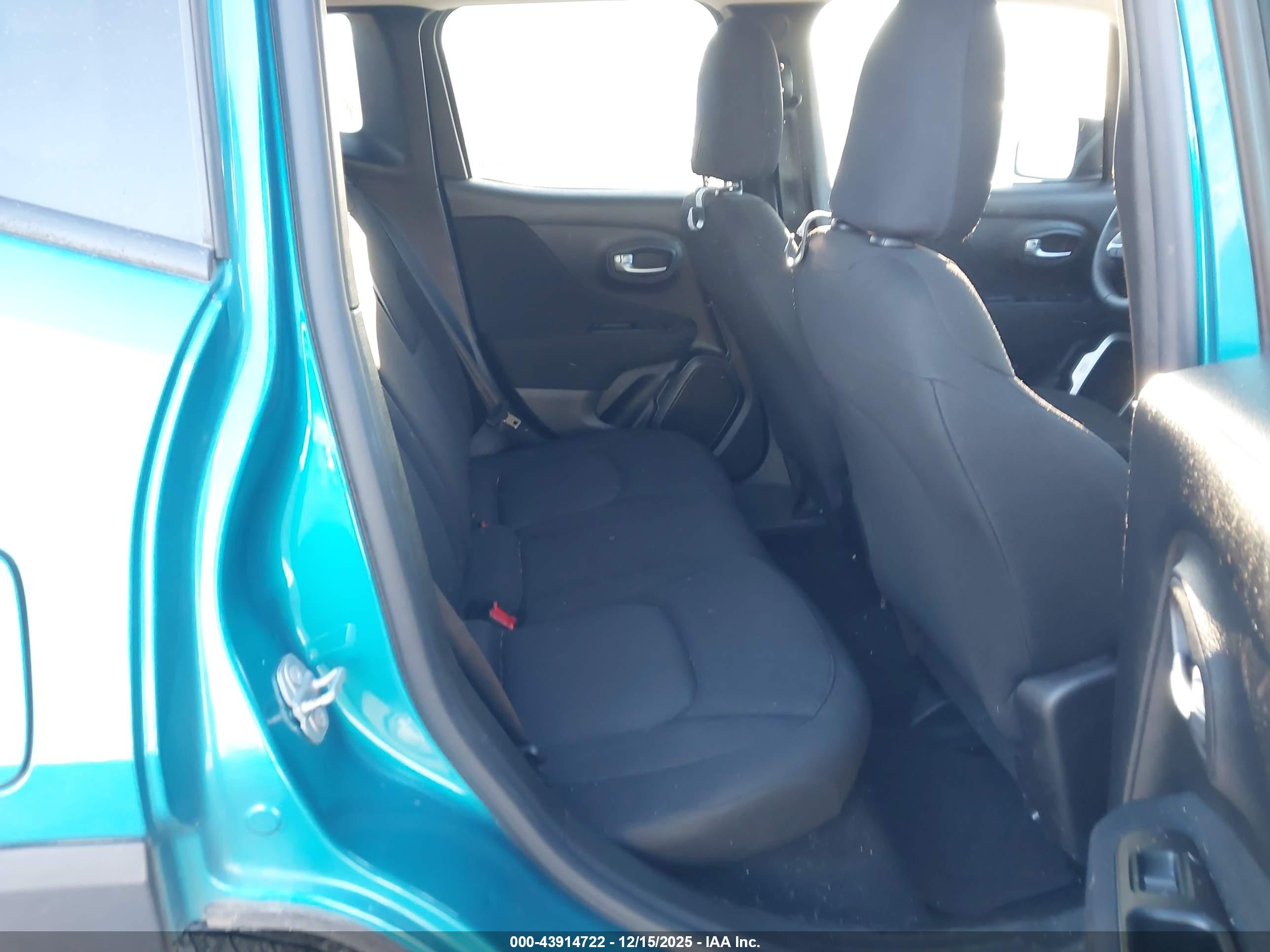 JEEP RENEGADE image 8