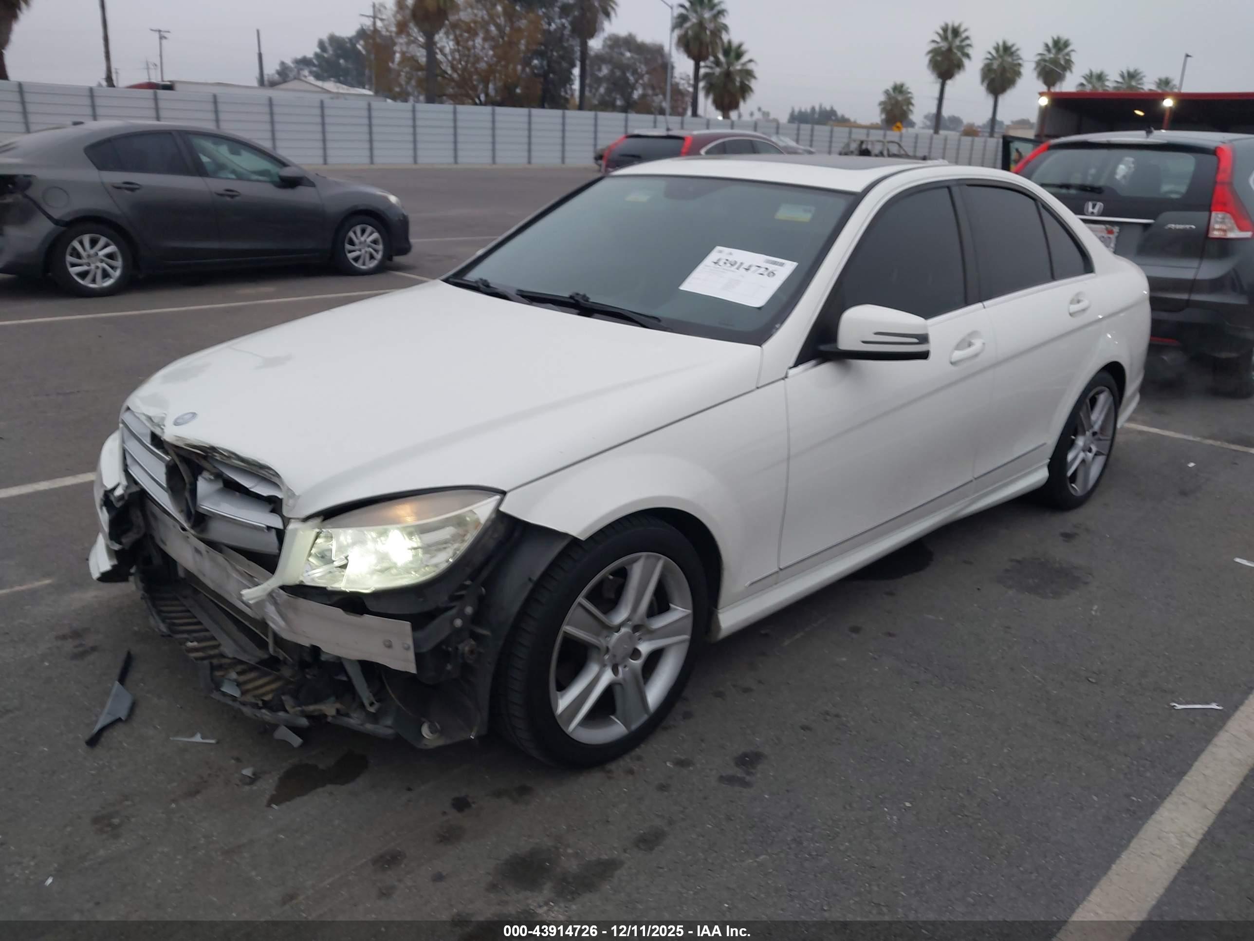 MERCEDES-BENZ C image 2