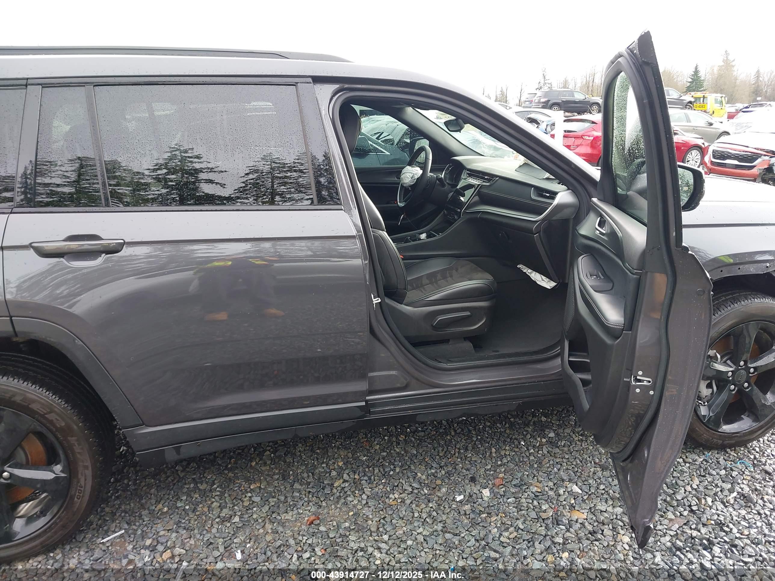 JEEP GRAND image 5