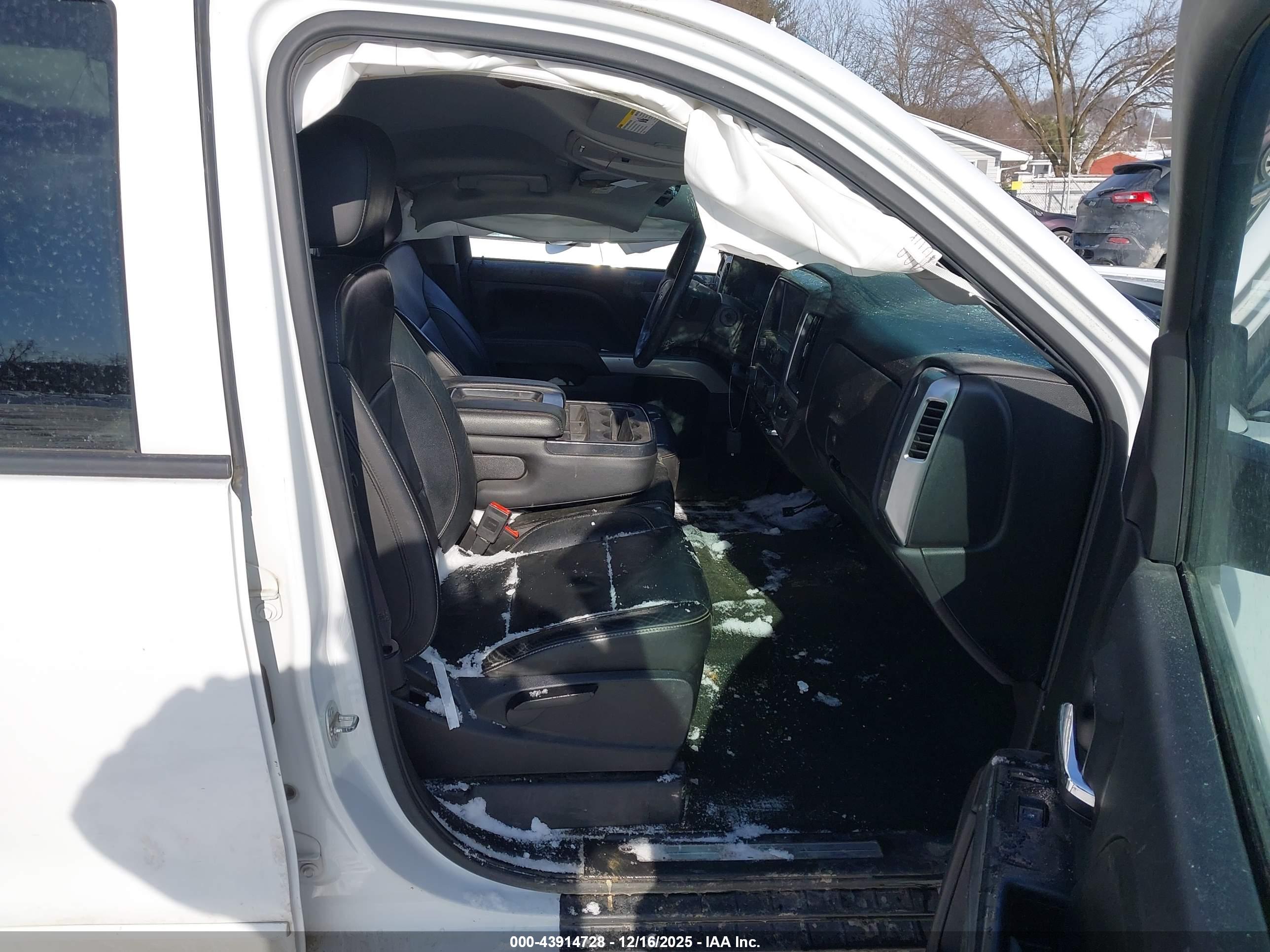 CHEVROLET SILVERADO image 5