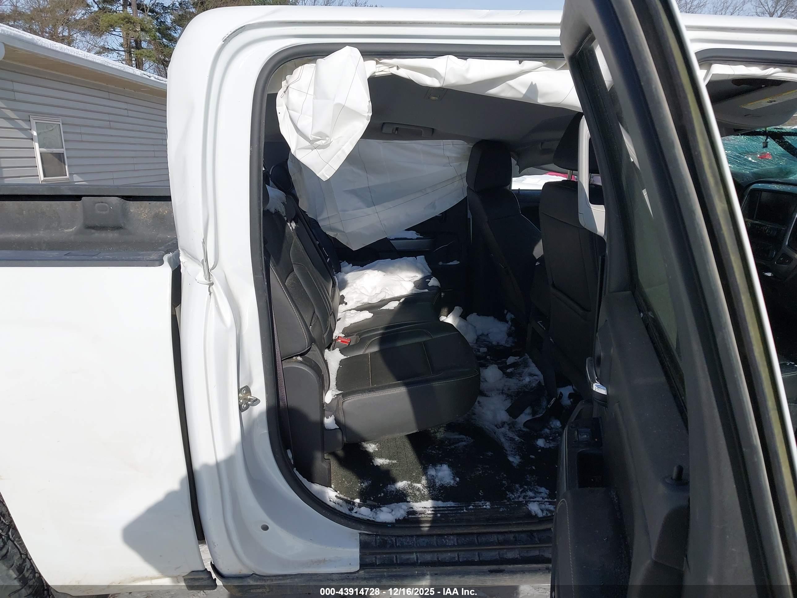 CHEVROLET SILVERADO image 8