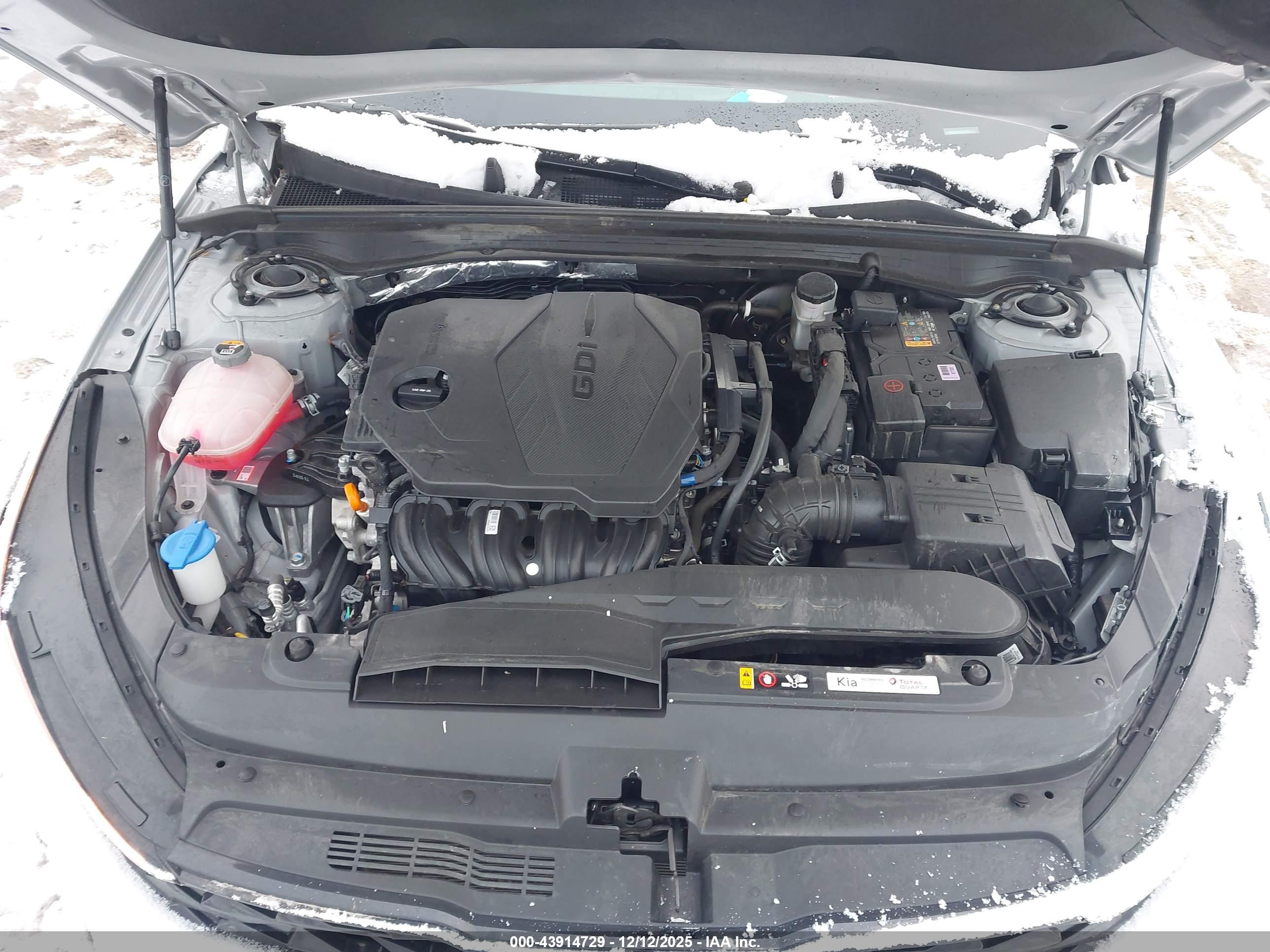 KIA K5 image 10