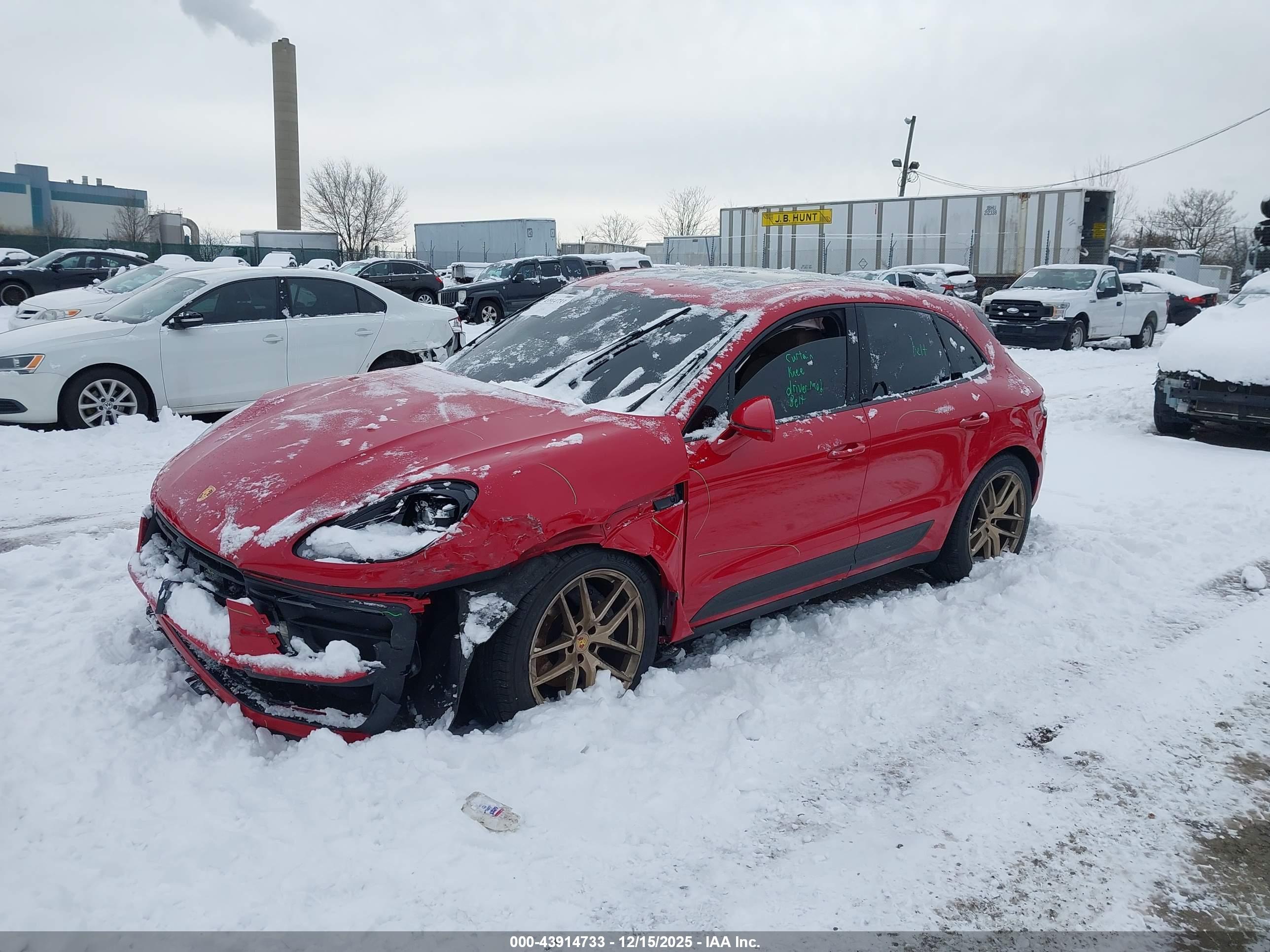 PORSCHE MACAN image 2