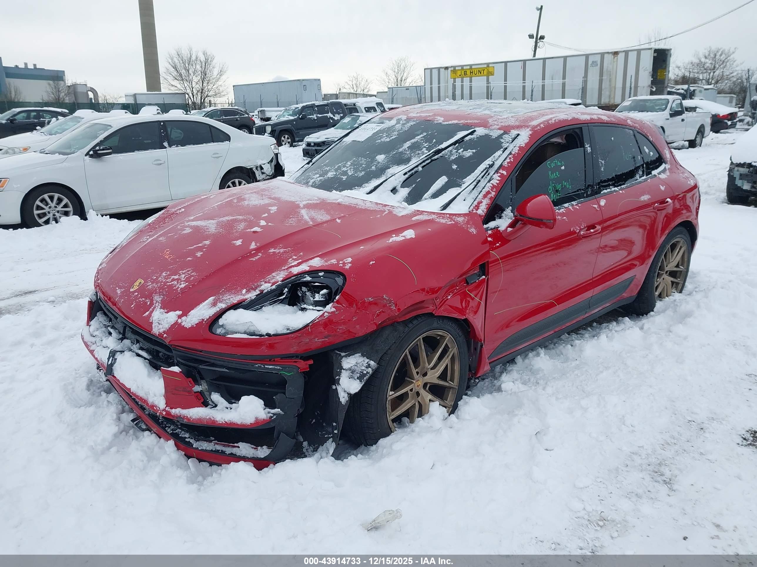 PORSCHE MACAN image 6