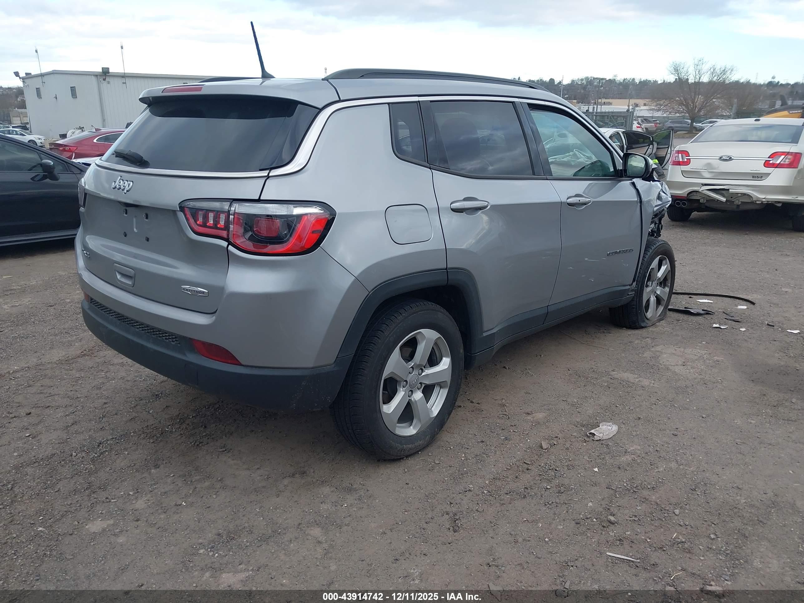 JEEP COMPASS image 4