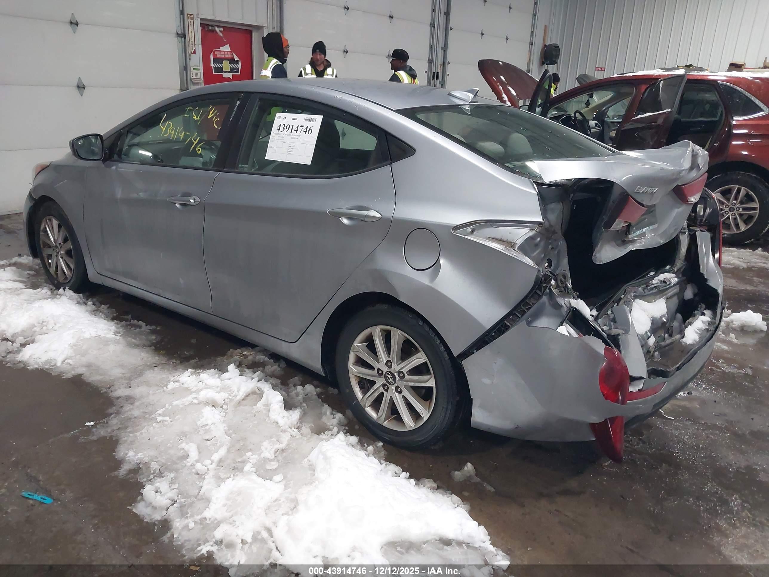 HYUNDAI ELANTRA image 3