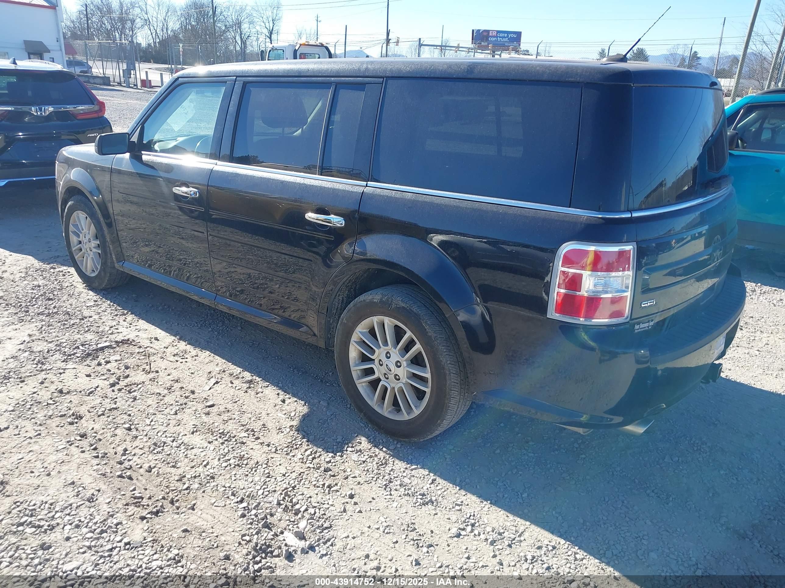 FORD FLEX image 3