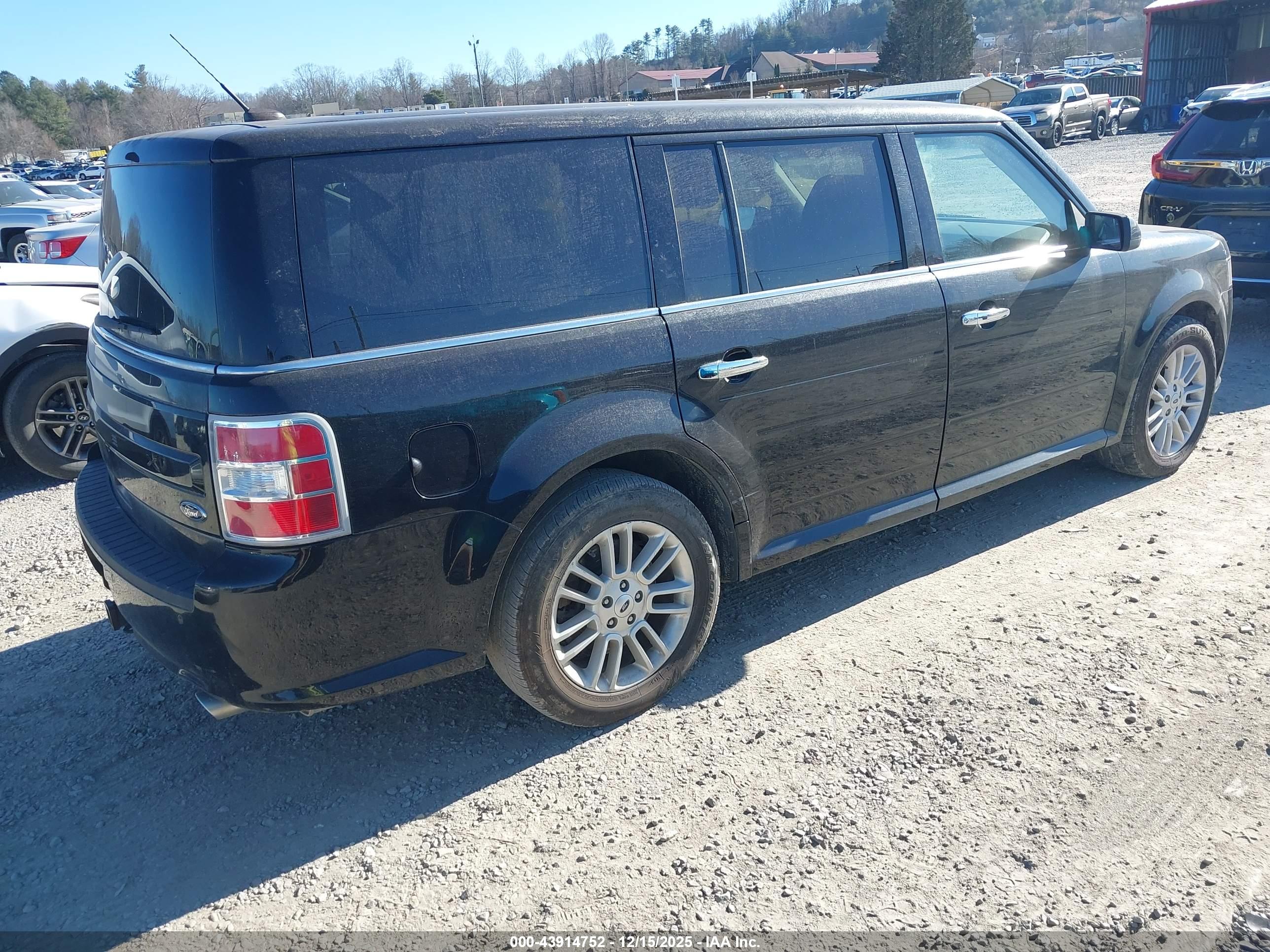 FORD FLEX image 4