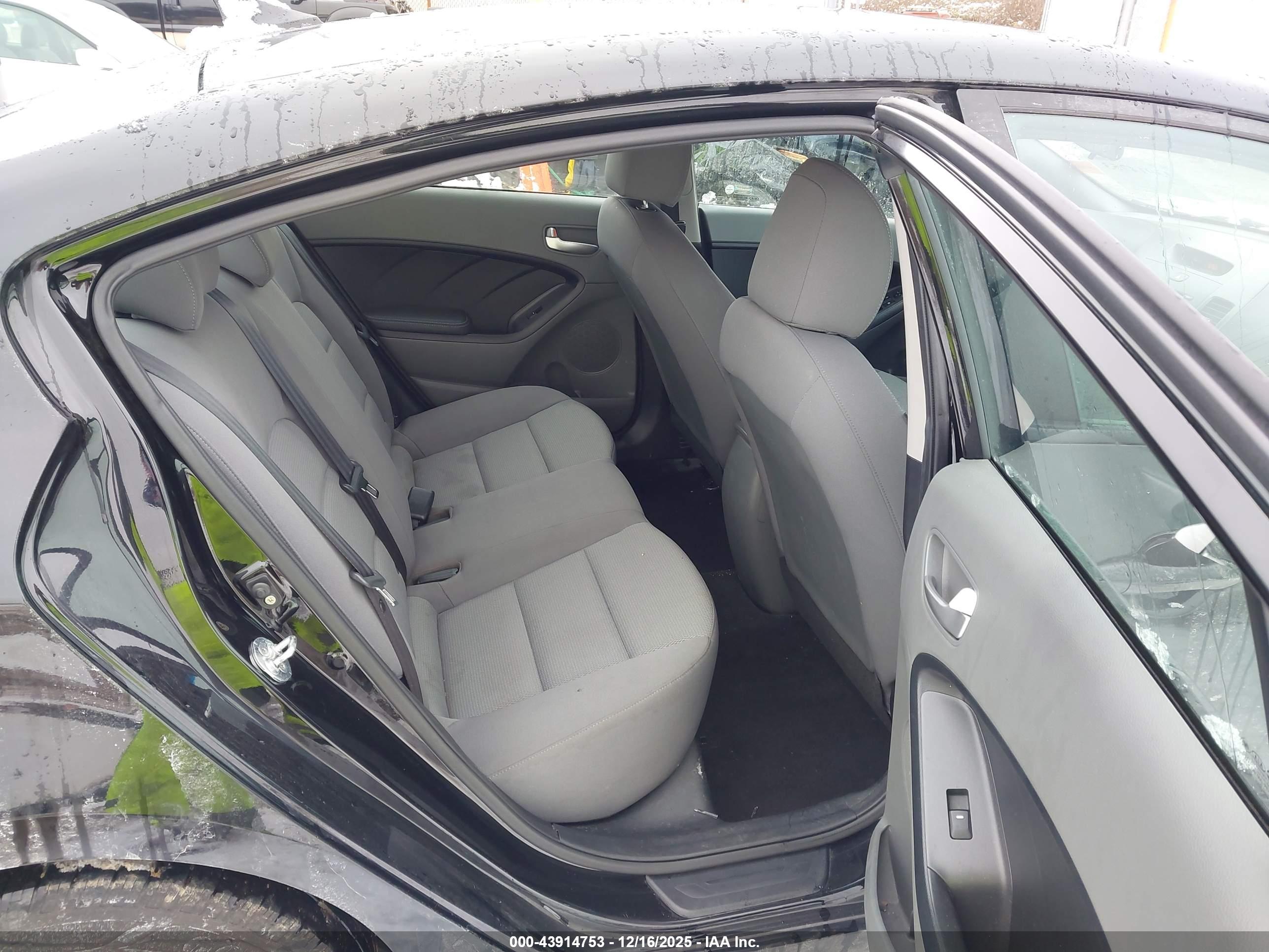 KIA FORTE image 8