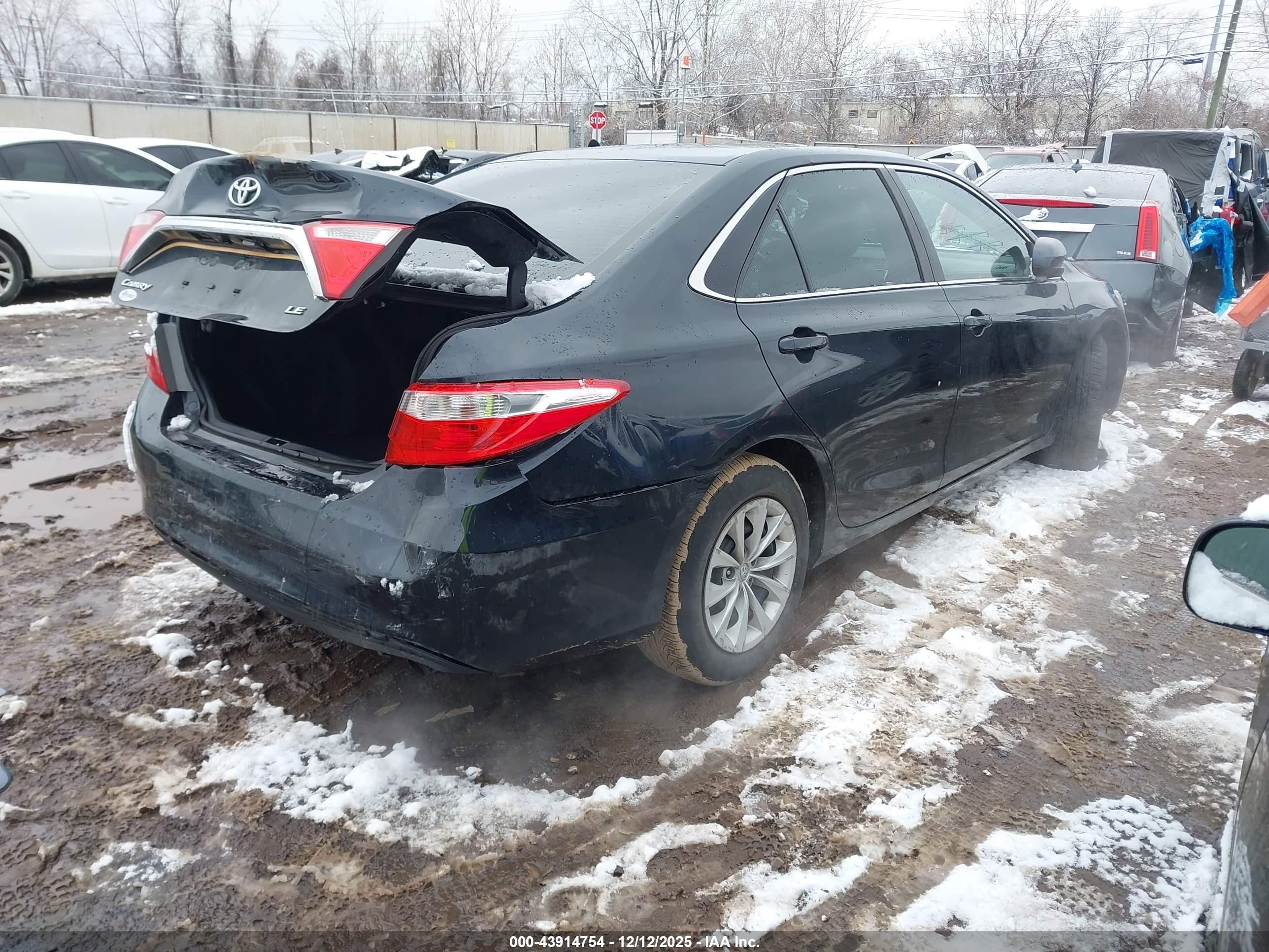 TOYOTA CAMRY image 4