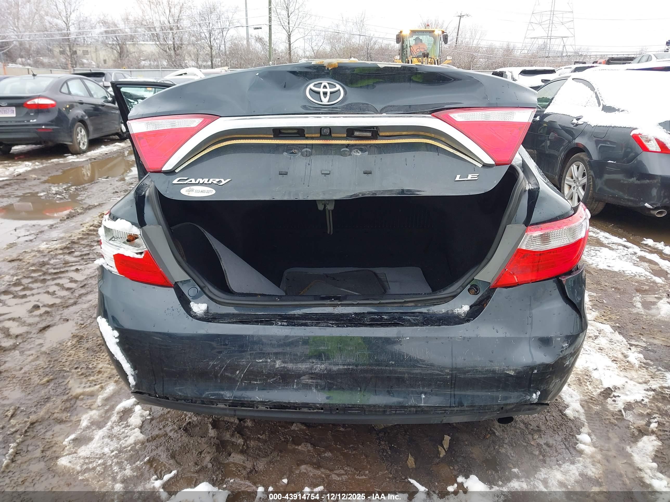 TOYOTA CAMRY image 6