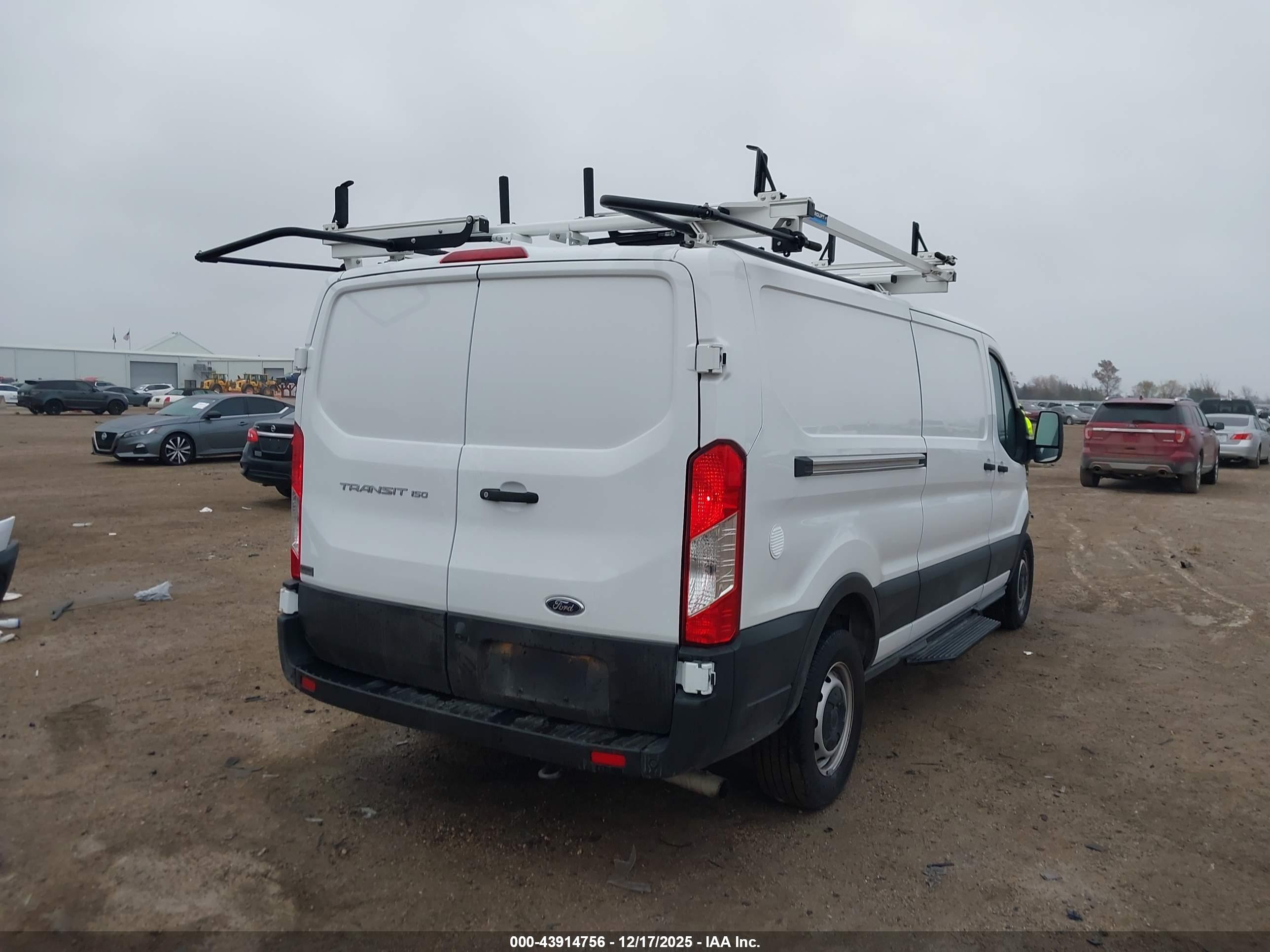 FORD TRANSIT-150 image 4