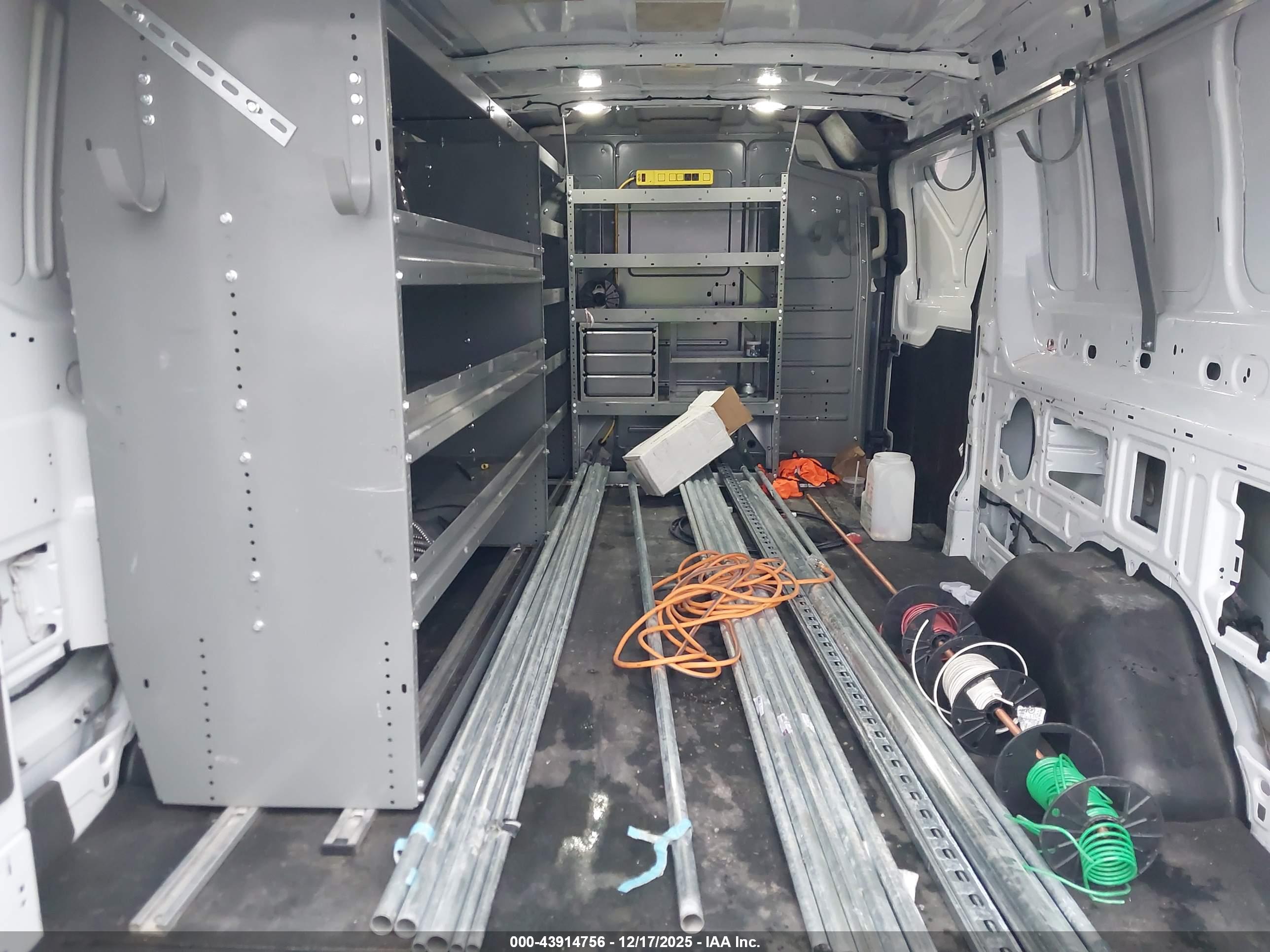 FORD TRANSIT-150 image 8
