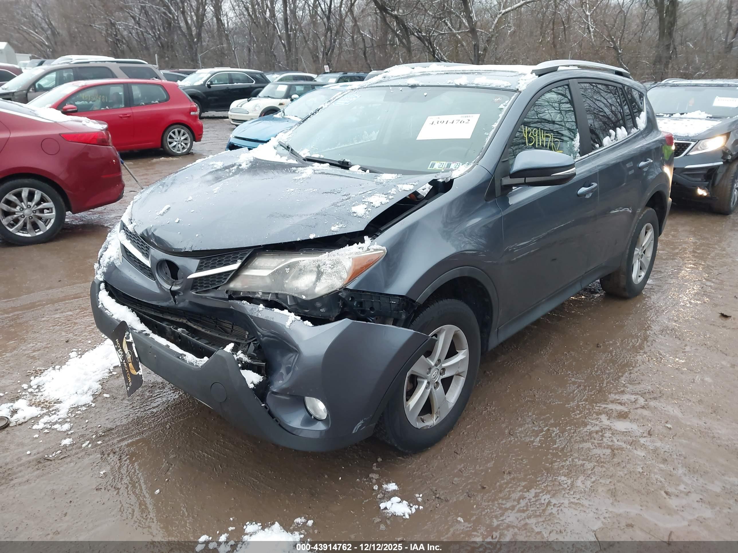 TOYOTA RAV4 image 2