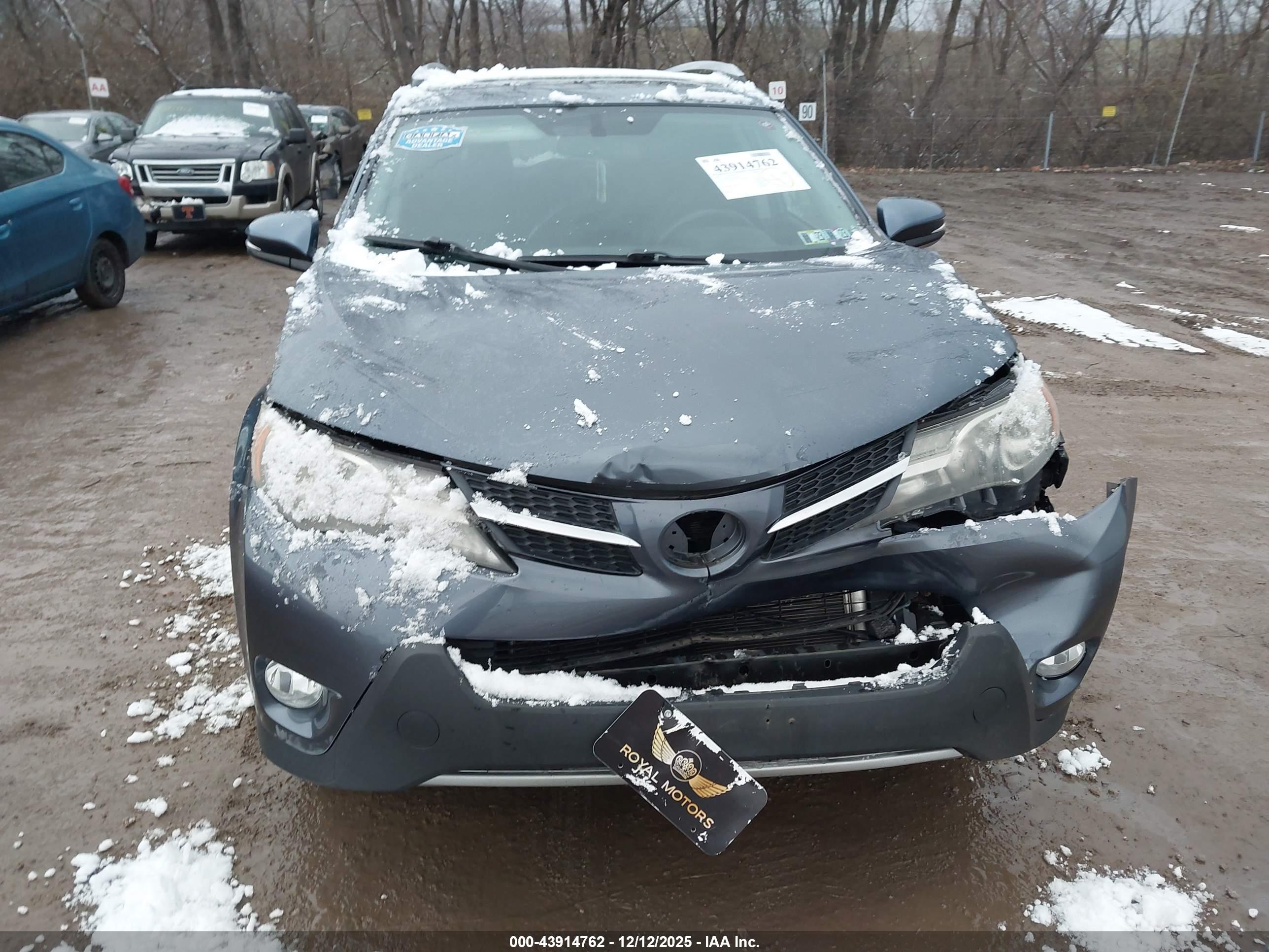 TOYOTA RAV4 image 6