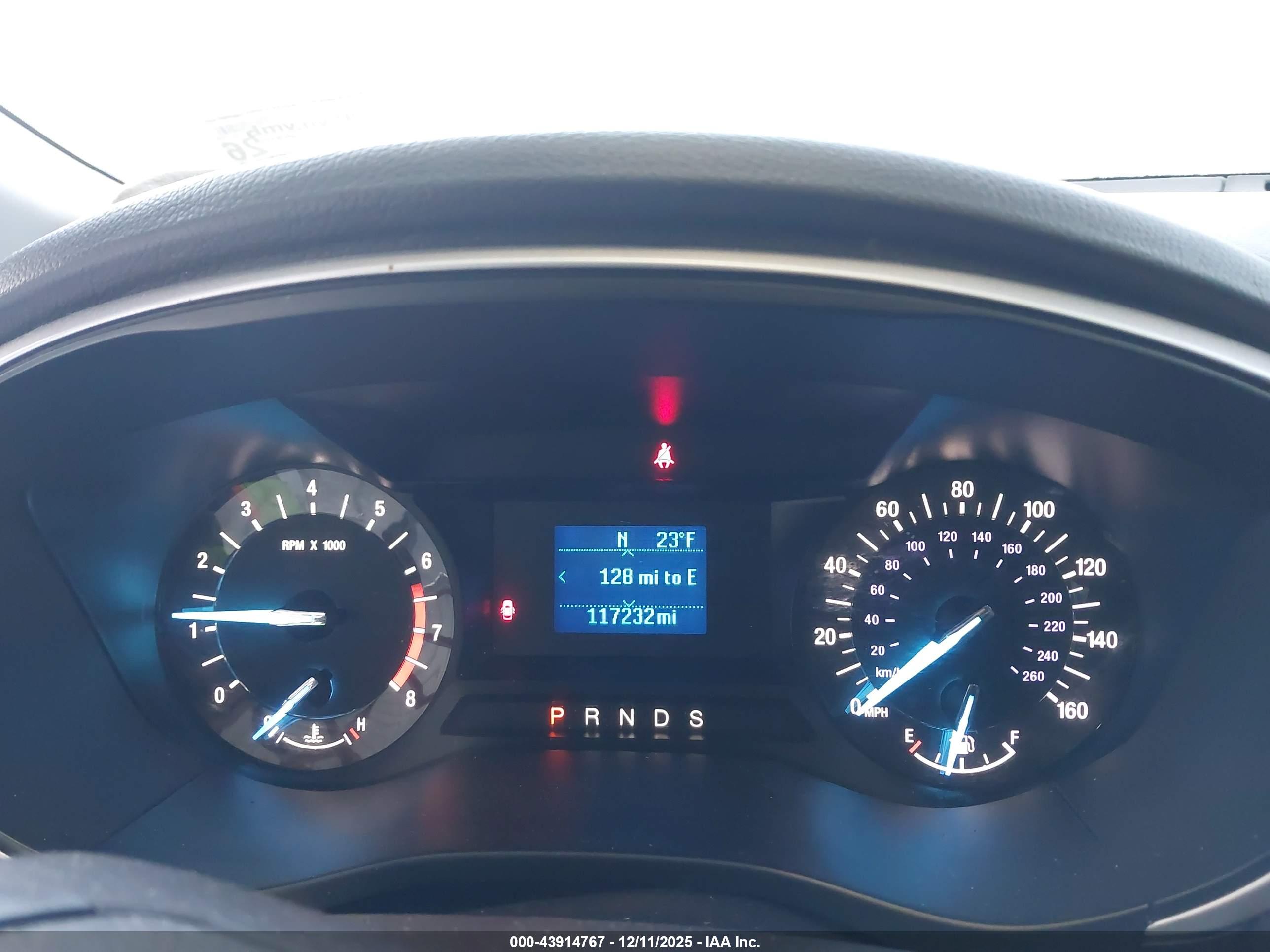 FORD FUSION image 7