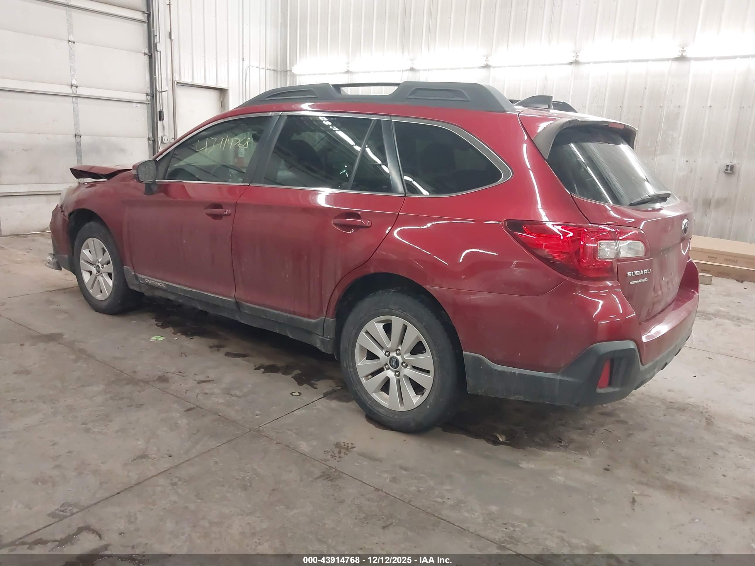 SUBARU OUTBACK image 3
